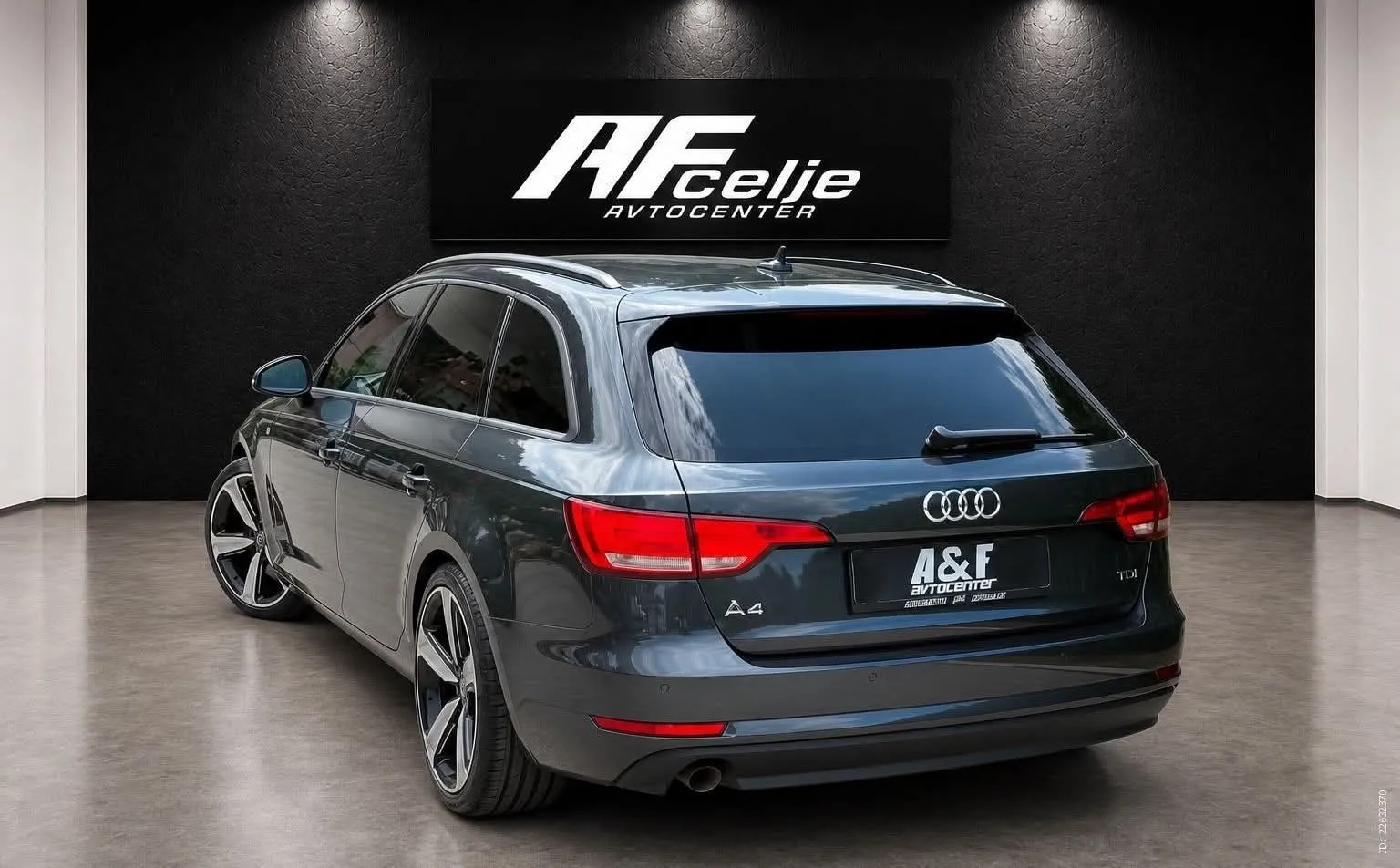 Notranja slika - Audi A4 Avant - 2.0 TDI-AUT-S LINE-BANG OLUFSEN-LIZING ZA TUJCE-.. - 7