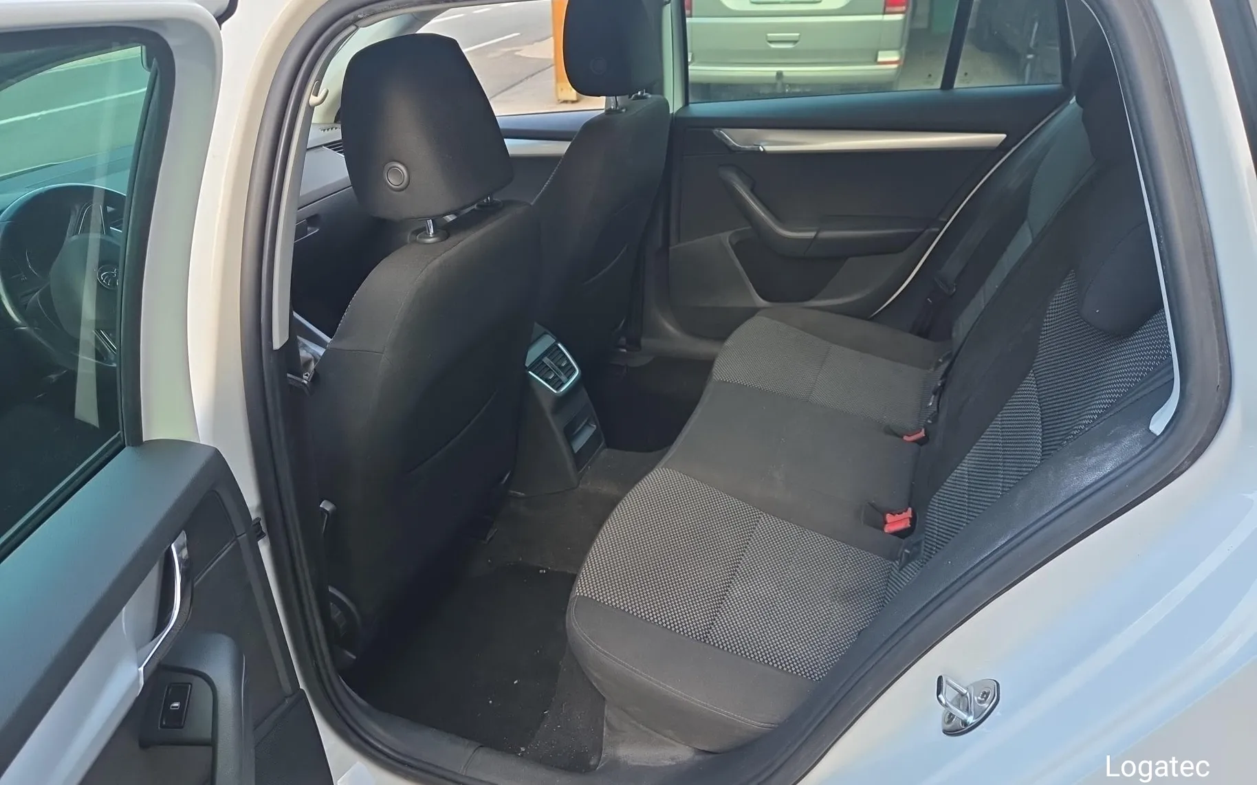 Zunanja slika - Škoda Octavia - Combi 1,2 TSI Active - 6