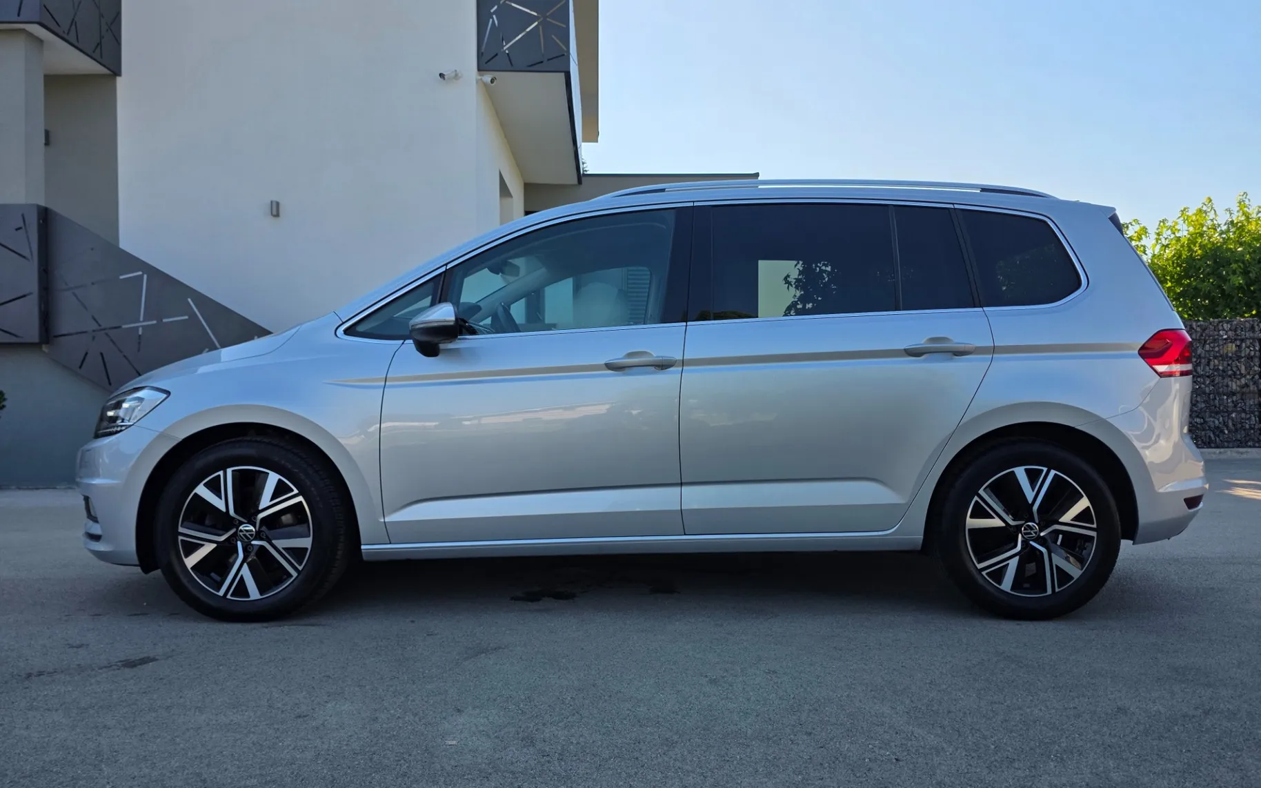 Zunanja slika - Volkswagen Touran - 2.0 DSG - 2