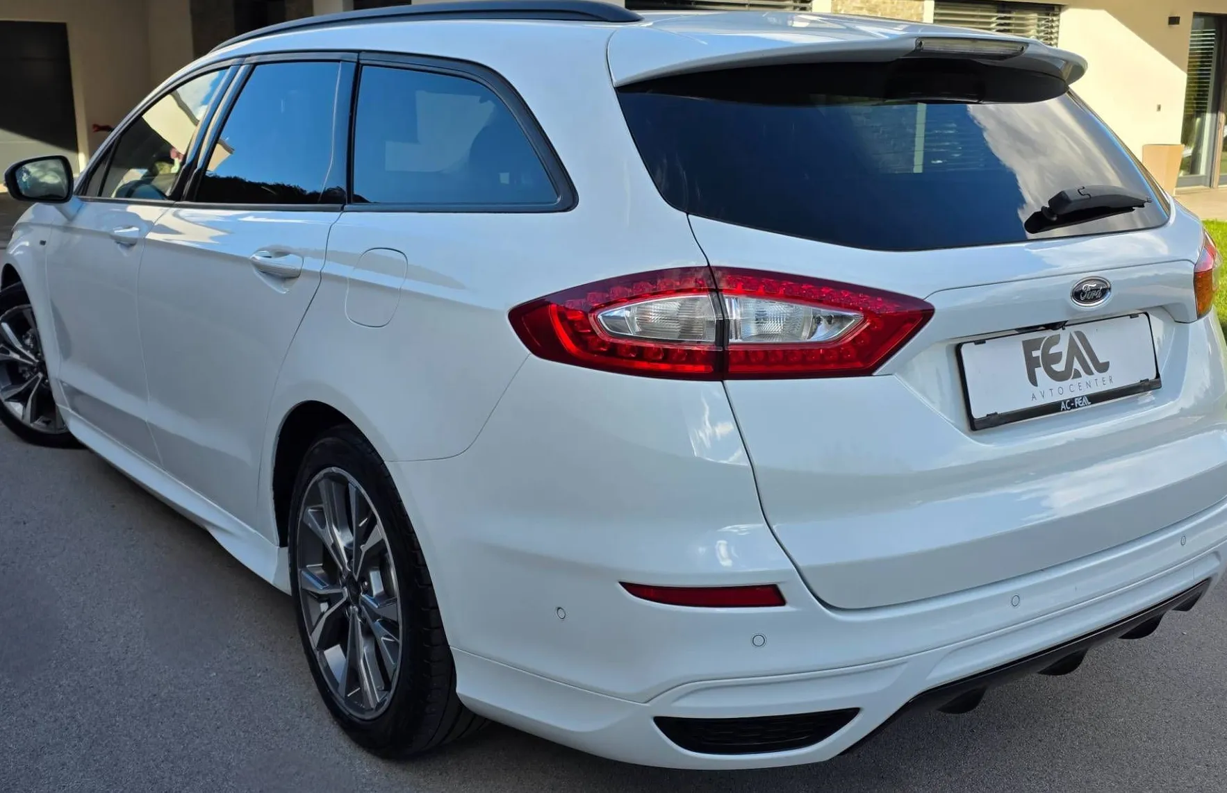 Zunanja slika - Ford Mondeo - 2.0 TDCi-ST LINE-119.000KM-1 LASTNIK-ODLIČEN... - 3