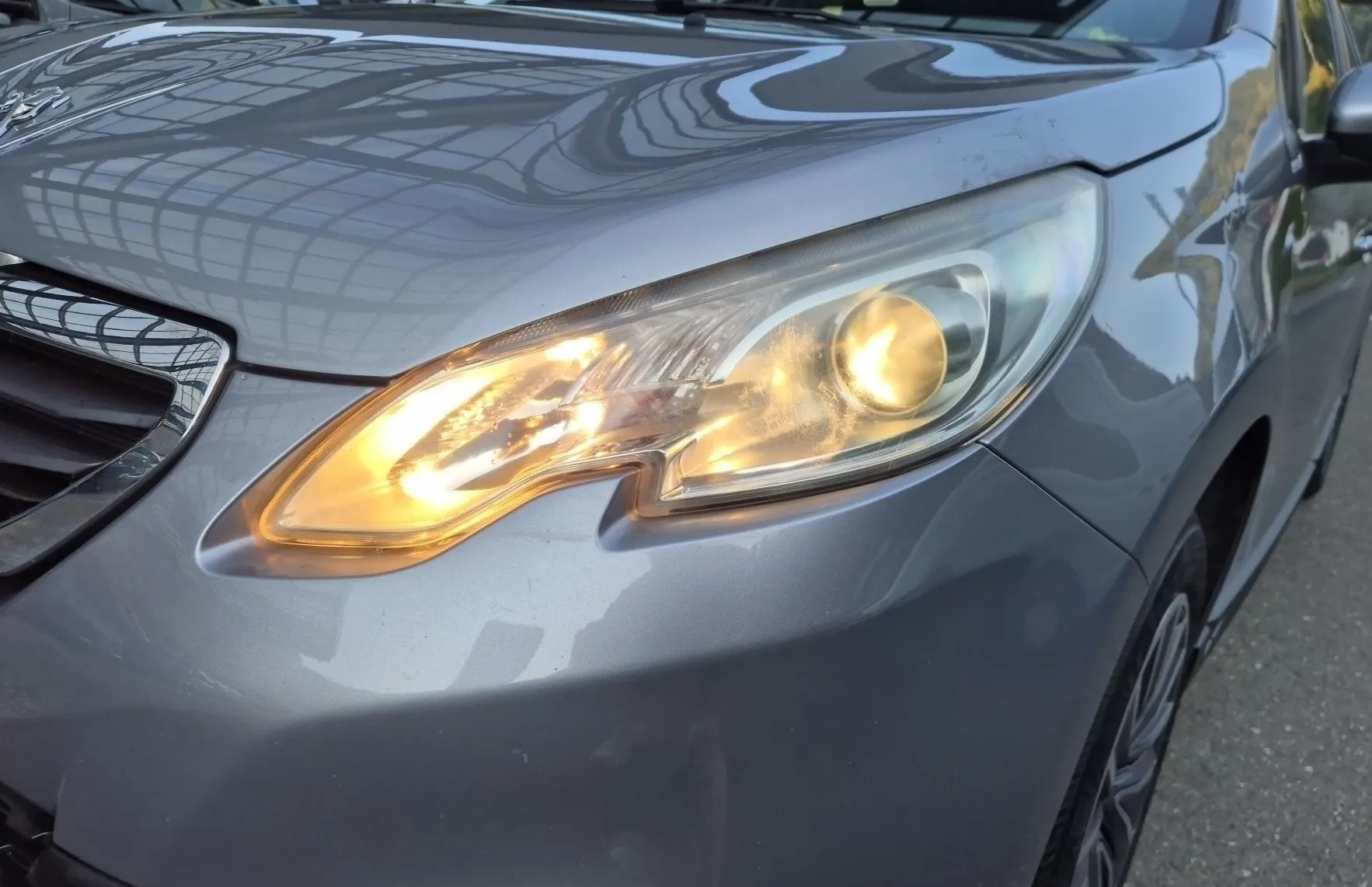 Zunanja slika - Peugeot 2008 - ACTIVE 1.6 VTi 120PS M5-SLOVENSKI-1.LASTNIK-VK - 7