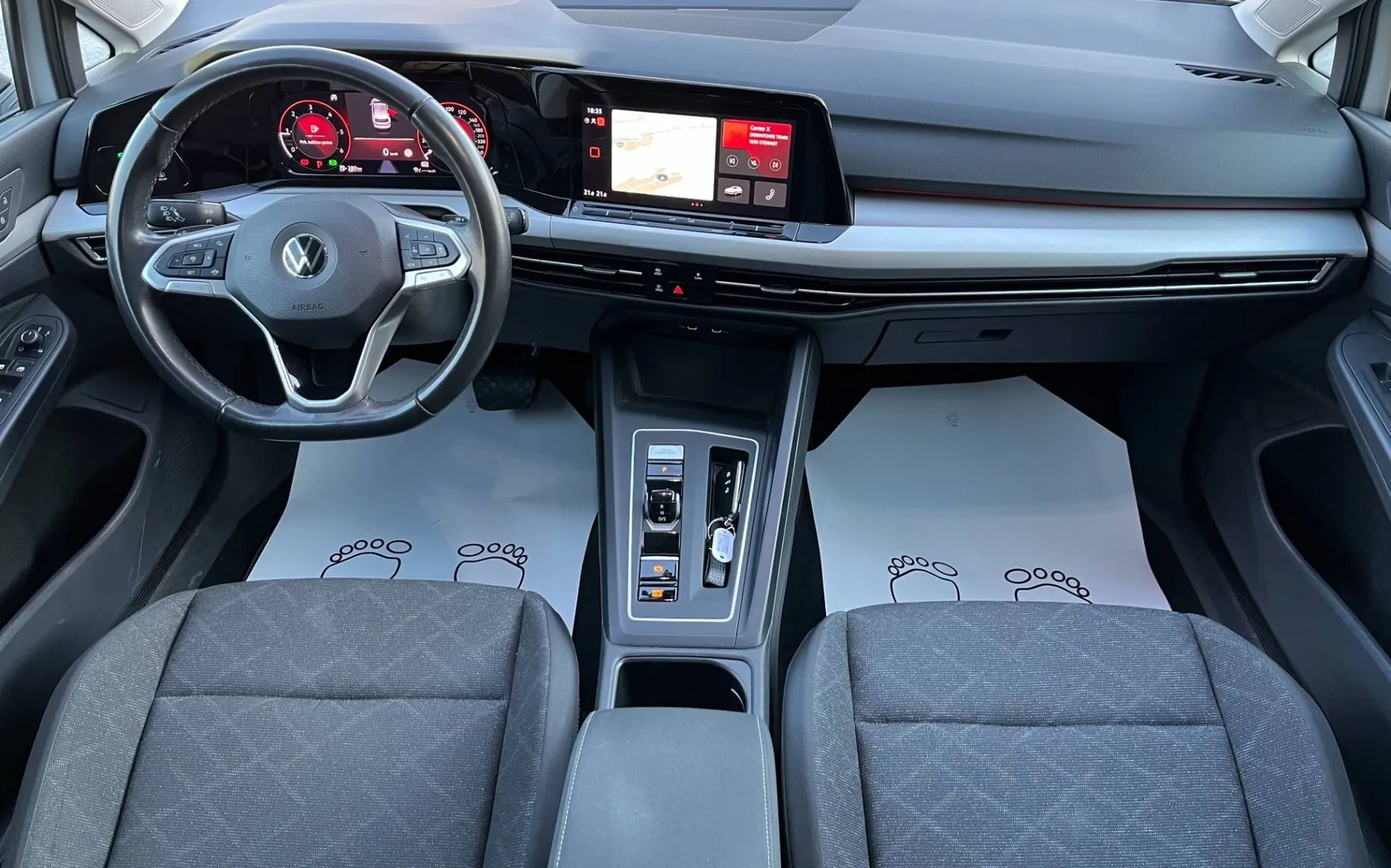 Notranja slika - Volkswagen Golf - 2.0 TDI BMT DSG-1 LASTNIK-VIRTUAL-LED-KAM-ODLIČEN. - 8