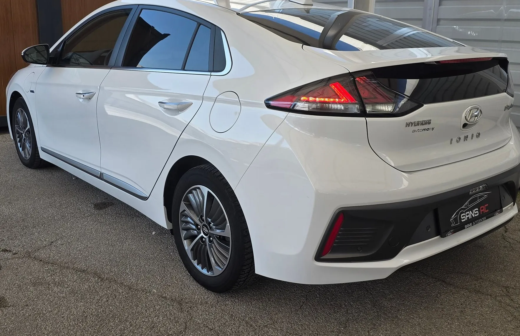 Zunanja slika - Hyundai Ioniq - - SLO-  LED - USNJE - KAMERA - MEMORY - FUL OPREMA - 3