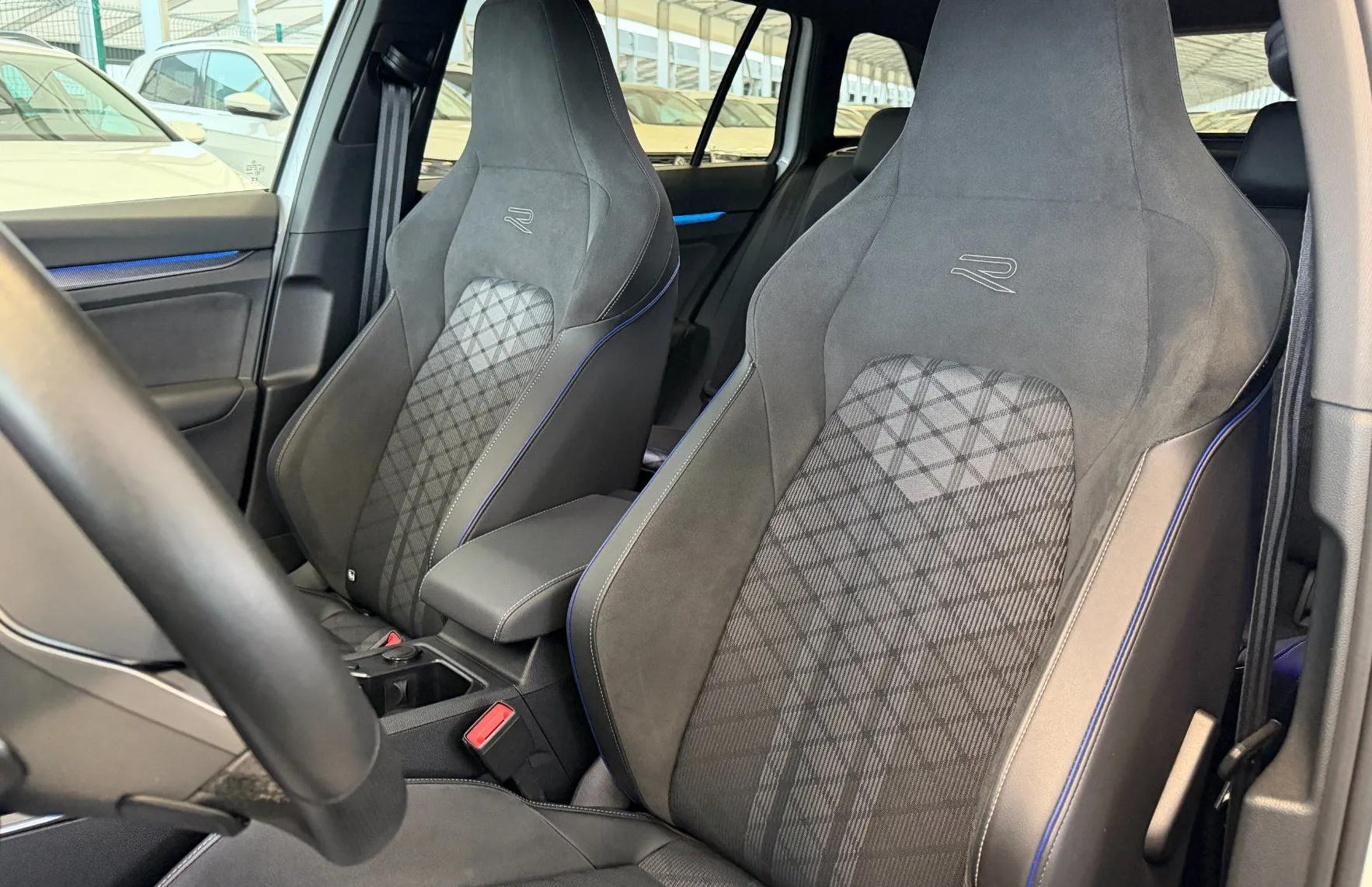 Zunanja slika - Volkswagen Golf - Variant R-Line 1.5 eTSI DSG SLO 1.Lastnik-GARANCIJA-MATRIX - 10