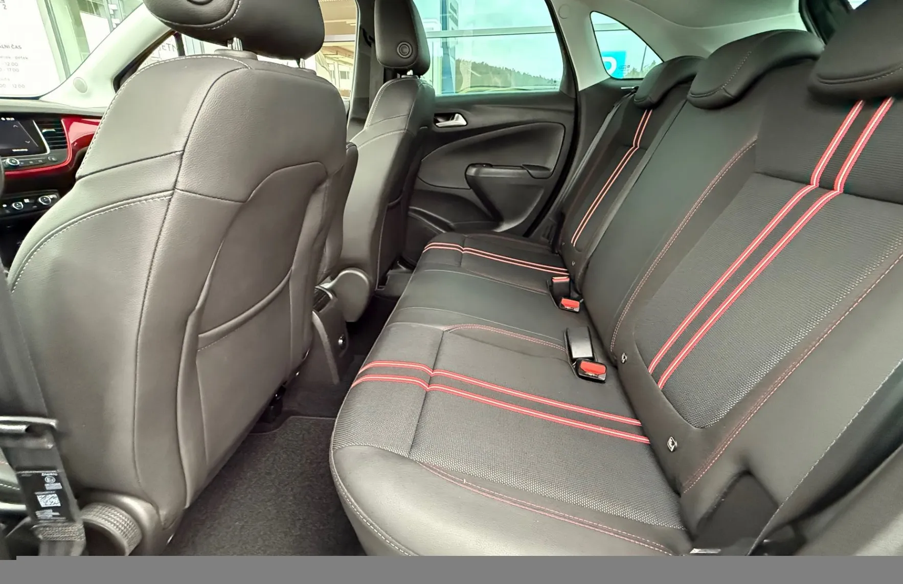 Zunanja slika - Opel Crossland - 1.2 TURBO 96KW GS-Line - AVTOMATIK - ODLIČEN - 8