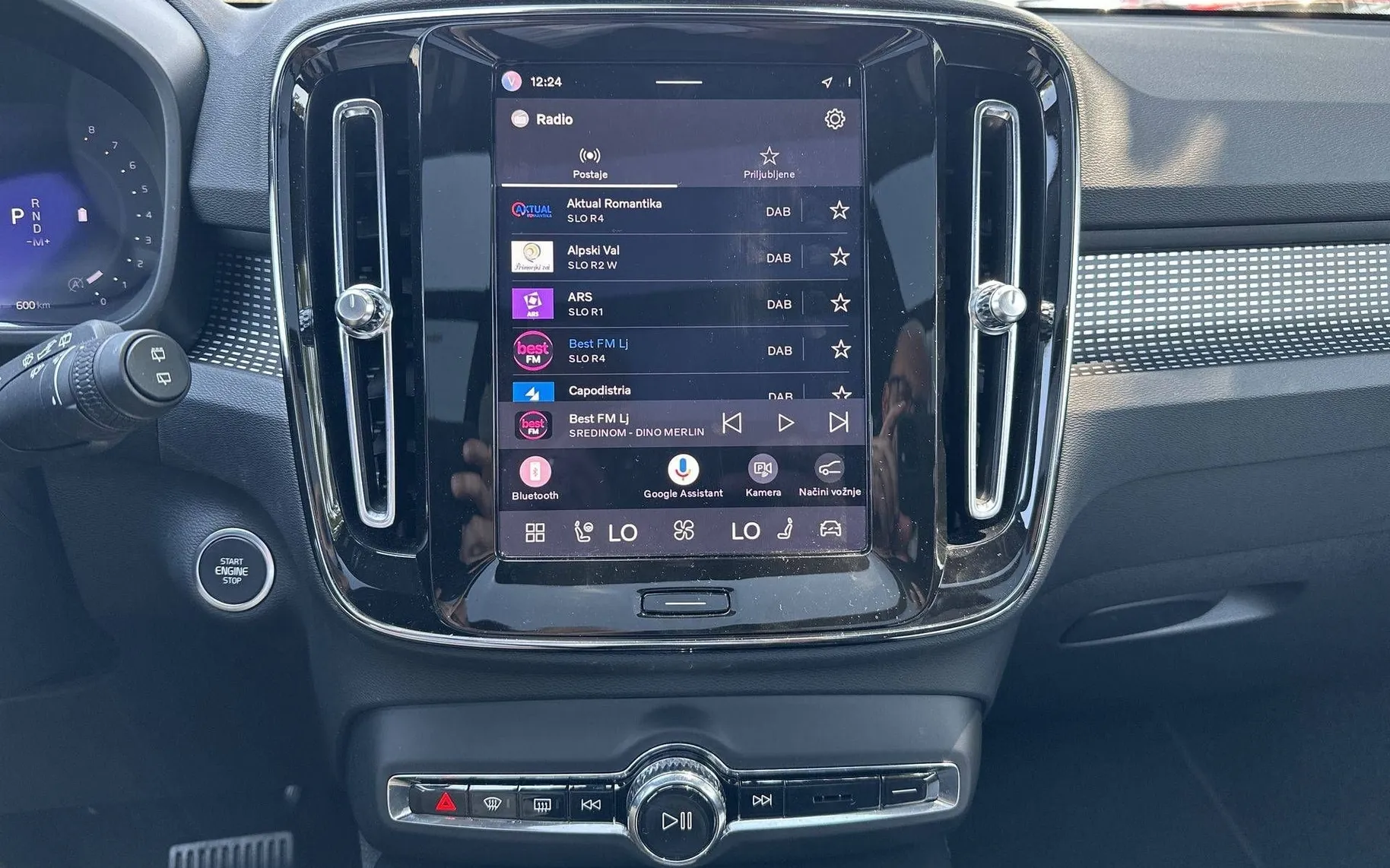 Notranja slika - Volvo XC40 - B4P Ultra Black Edition Avt. - 16