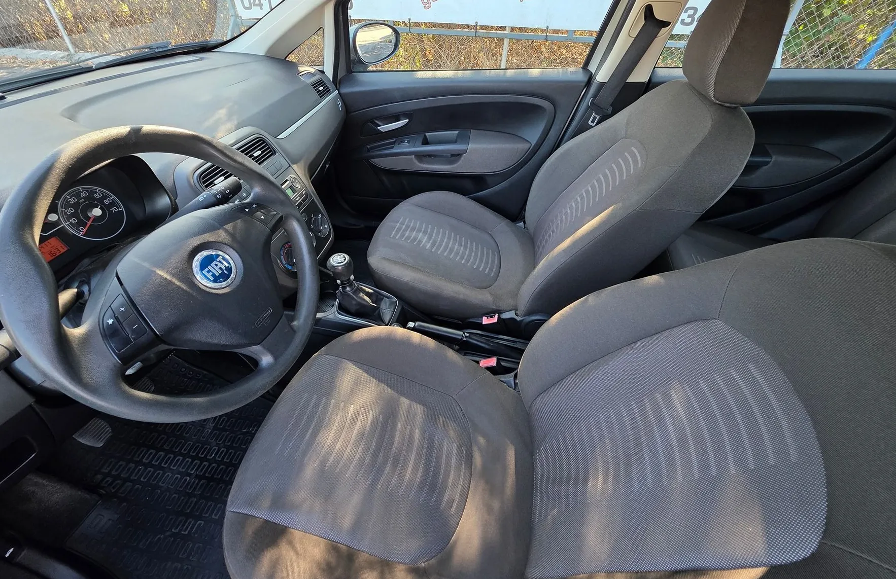 Zunanja slika - Fiat Punto - Grande 1.4 KLIMA-SLOVENSKI-LEP - 10