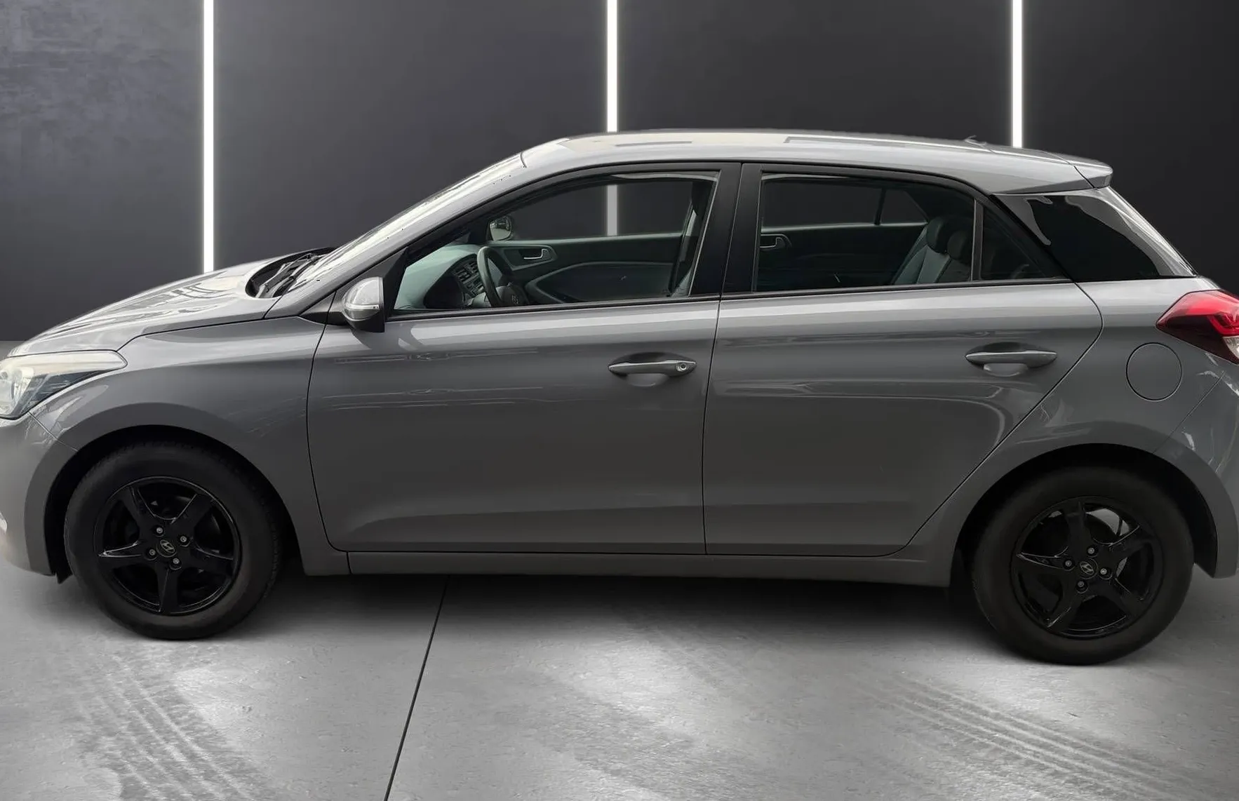 Zunanja slika - Hyundai i20 - 1.25 SLOVENSKI MOŽNOST FINANCIRANJA BREZ POLOGA - 4