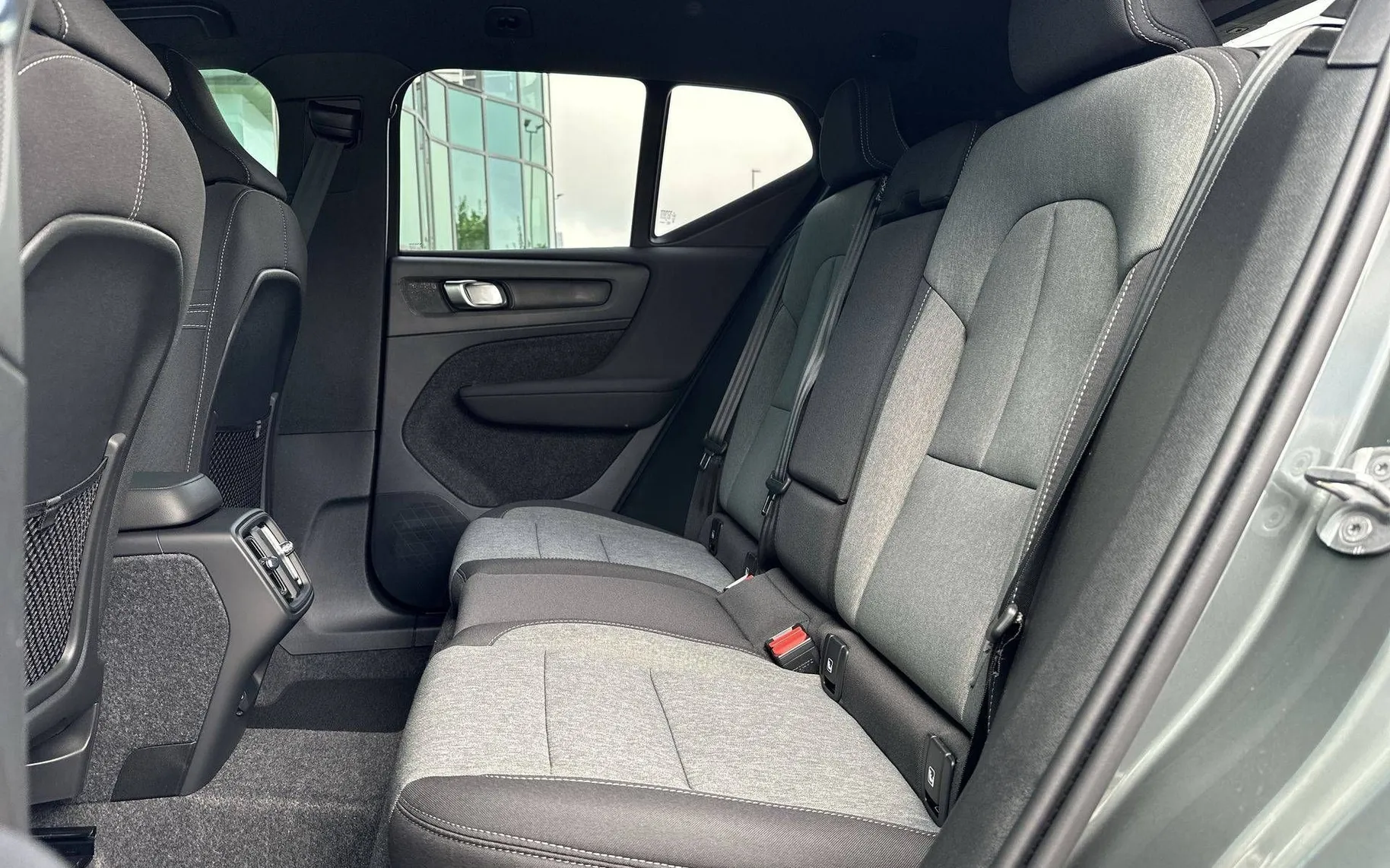 Notranja slika - Volvo XC40 - B3 P Core AT DCT... - 11