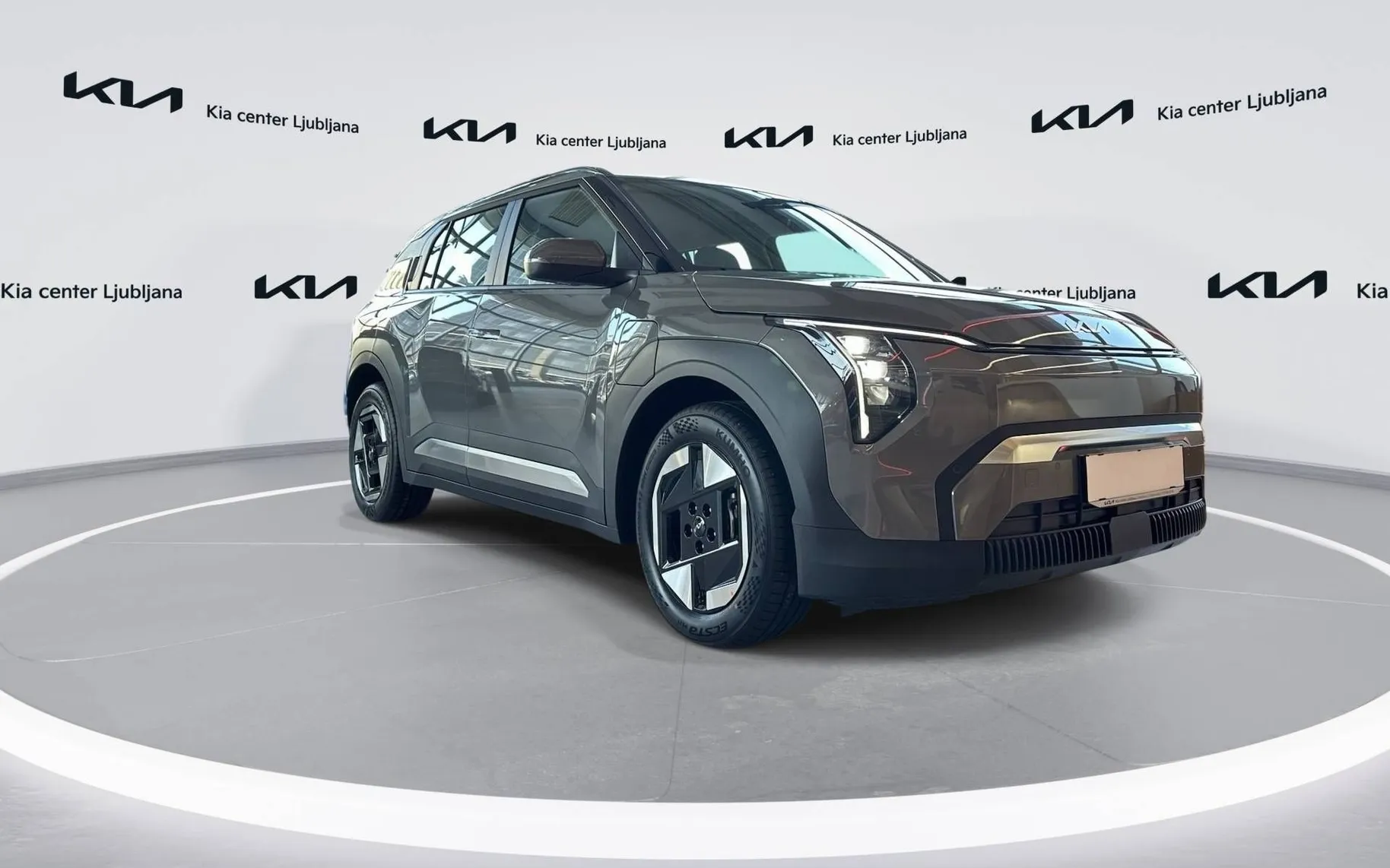 Zunanja slika - KIA EV3 - STAR 58.3 kWh baterija - 3