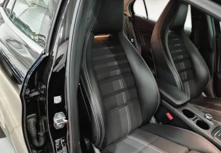 Zunanja slika - Mercedes-Benz GLA-Razred - GLA 180 Avt.KAMERA.USNJE.LED.NAVI. - 10