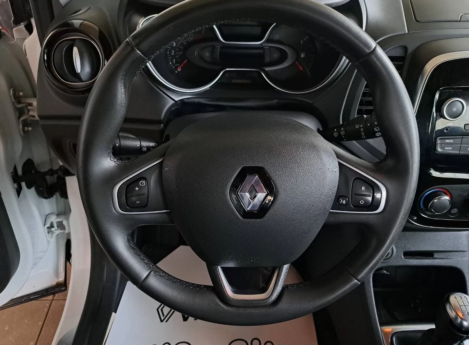 Zunanja slika - Renault Captur - Limited TCe 90 Z ENOLETNIM JAMSTVOM - 12