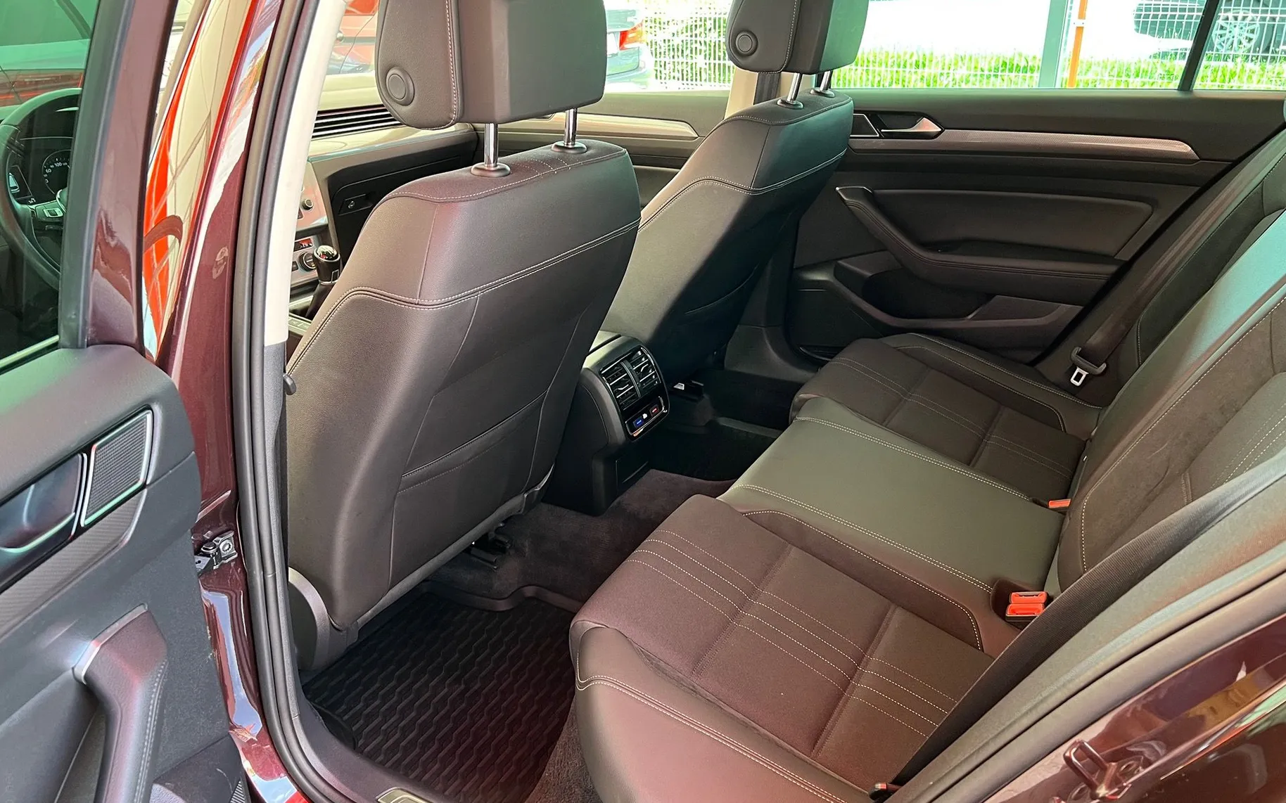 Notranja slika - VW Passat Alltrack - 2.0 TDI-4MOTION-ALLTRACK-BI-XENON-LED-SLO-NAVI-PDC - 11