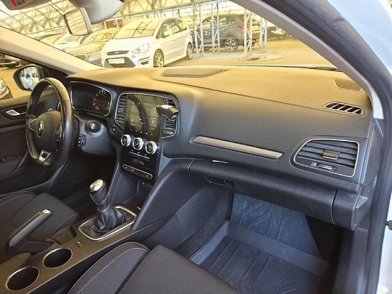 Zunanja slika - Renault Megane Limousine - 1.3 16v INTENS LED NAVI GR.SED+VOLAN JAMSTVO - 10