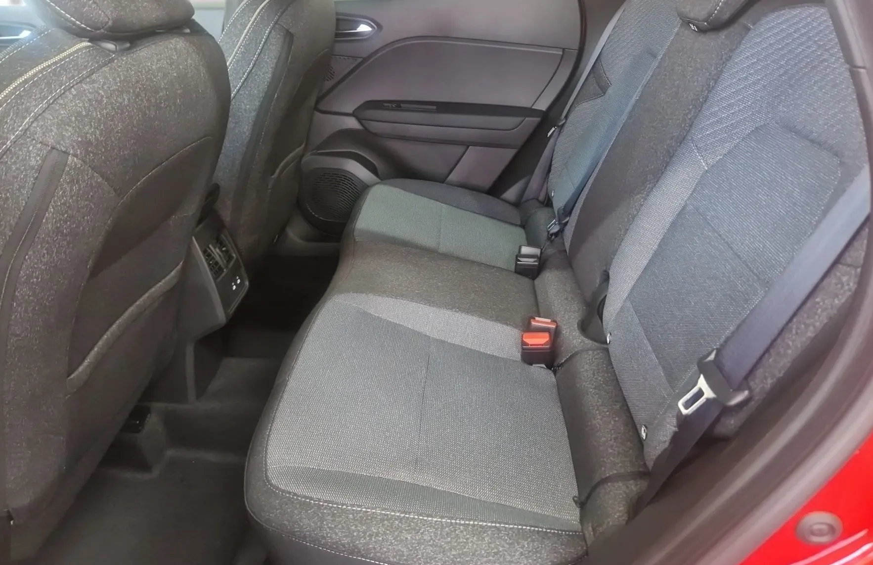 Zunanja slika - Renault Captur - TCe 115 Techno + paket ZIMA - 16