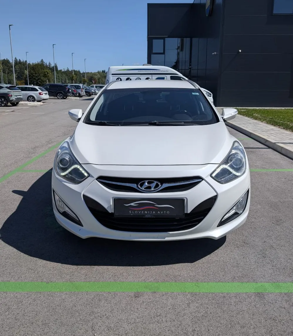 Zunanja slika - Hyundai i40 - Wagon 1.7 CRDi Premium - 2