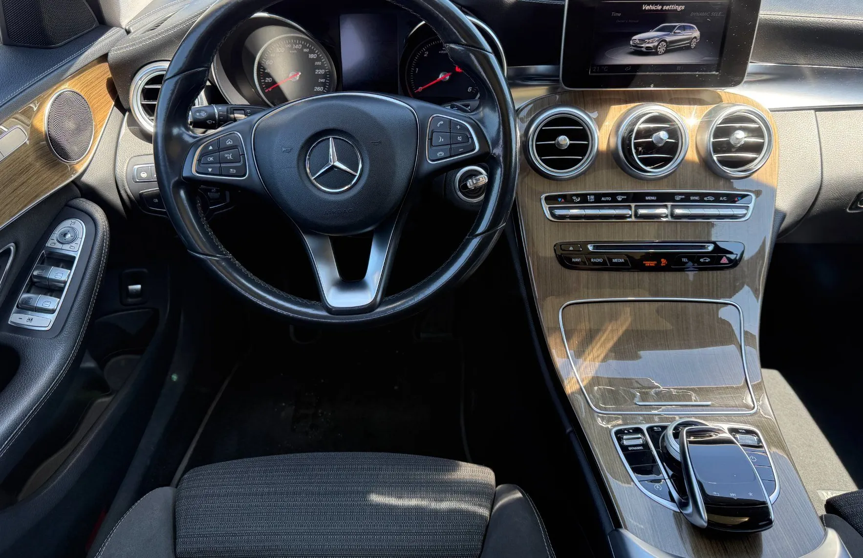 Zunanja slika - Mercedes-Benz C-Razred - C200d T PANO-FULLED-ACC-EL.PRT-NAVI-BT-360-AMBIENT - 8