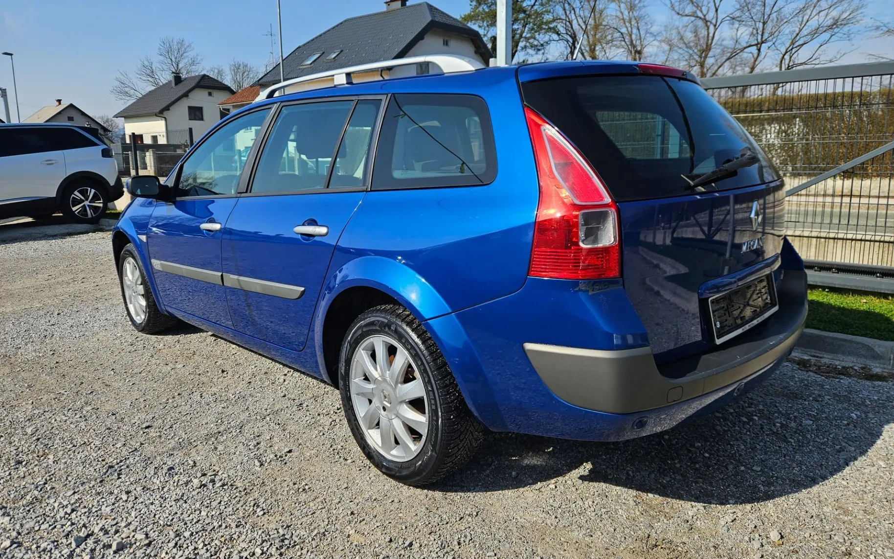 Zunanja slika - Renault Megane - 1.9 dCi DYNAMIQUE  AVTOMATIK - 3