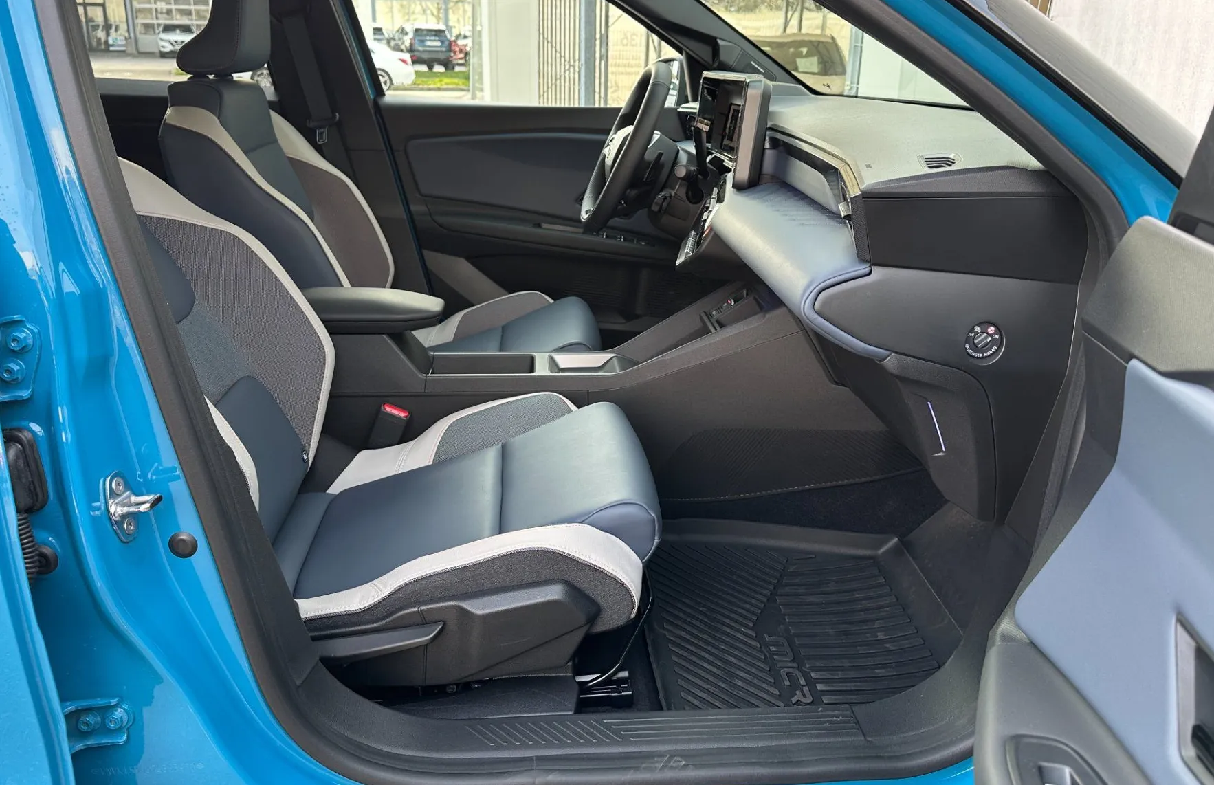 Zunanja slika - Nissan Micra - Evolve EV52kWh - 12