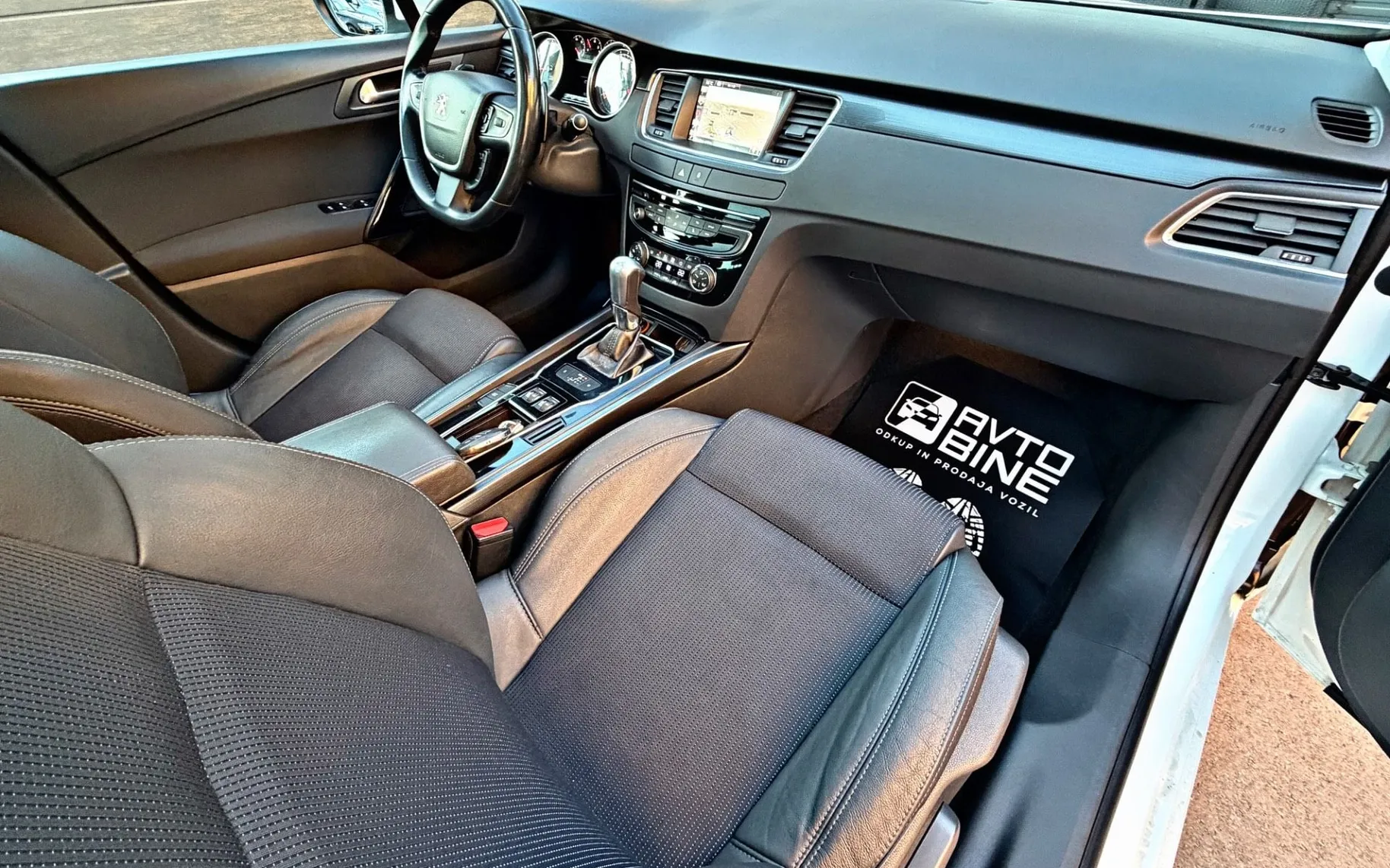Notranja slika - Peugeot 508 - SW 2.0 BlueHDi GT AVT.-LED-NAVI-PANO-PERLA BELA... - 8