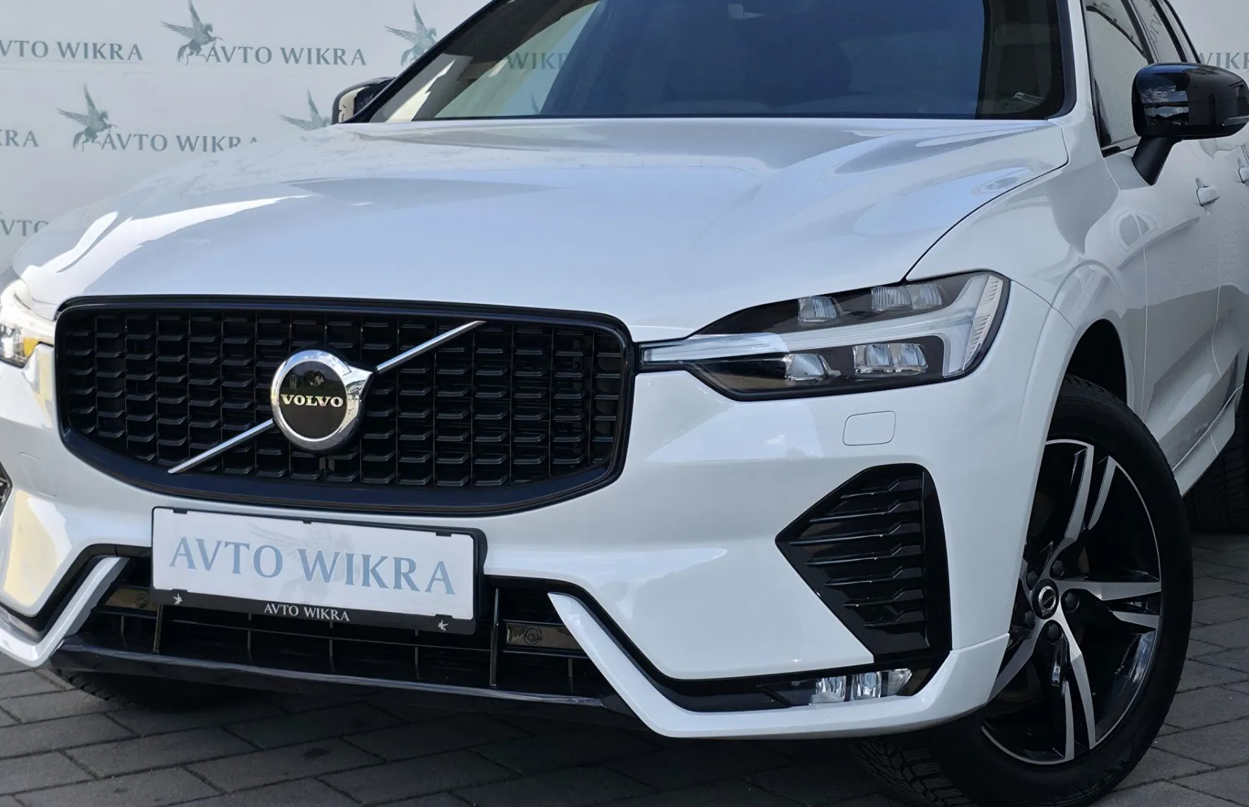 Zunanja slika - Volvo XC60 - B4D AWD AT R-Design FULLED•GRETJE•MEMORY•HARMAN•19 - 2