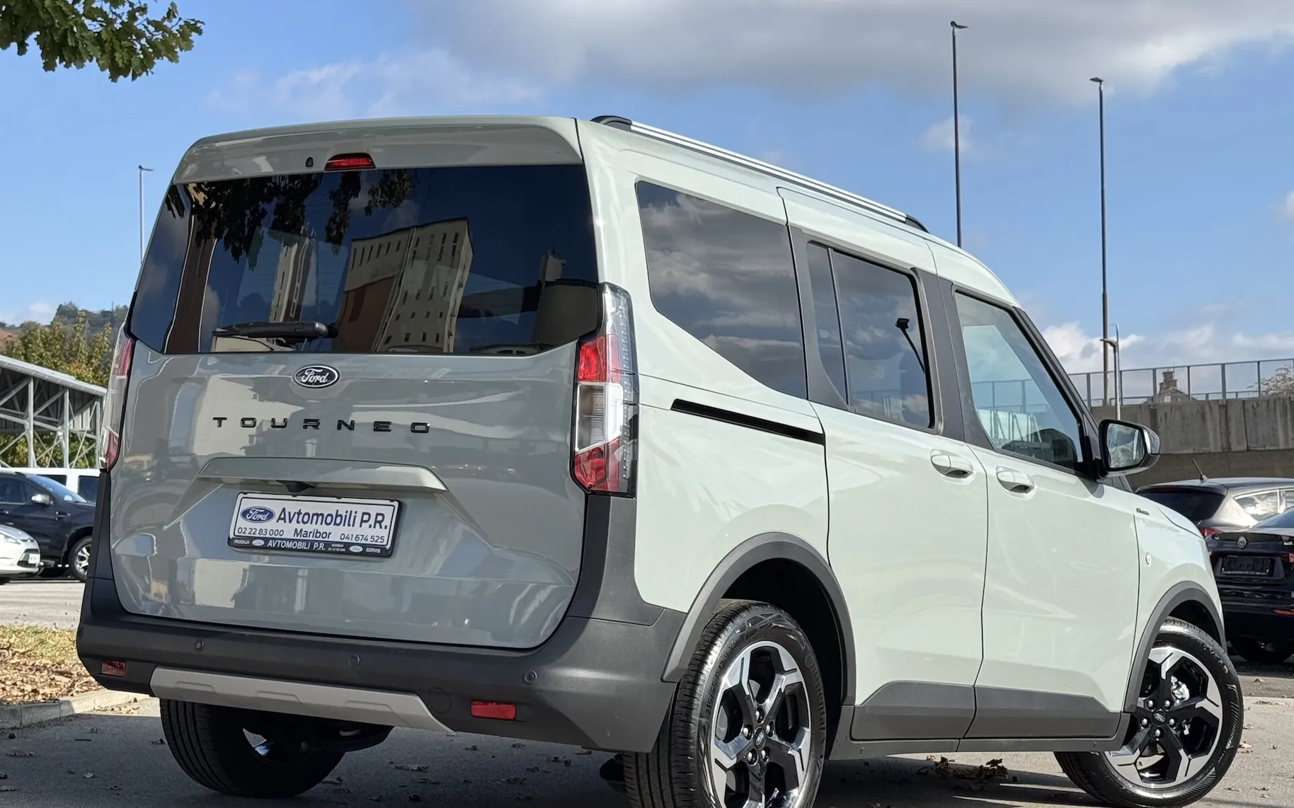 Zunanja slika - Ford Tourneo Courier - 1.0 EcoBoost ACTIVE AVT. AKTIVNI TEMPOMAT SLO - 7