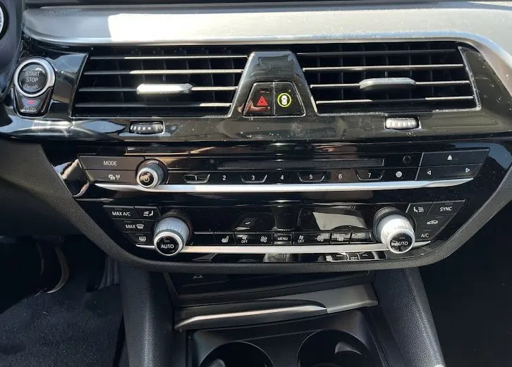 Zunanja slika - BMW Serija 5 - Touring: 520d Touring LUX.LINE.LED.VZR. KAM. PANORAMA. - 19