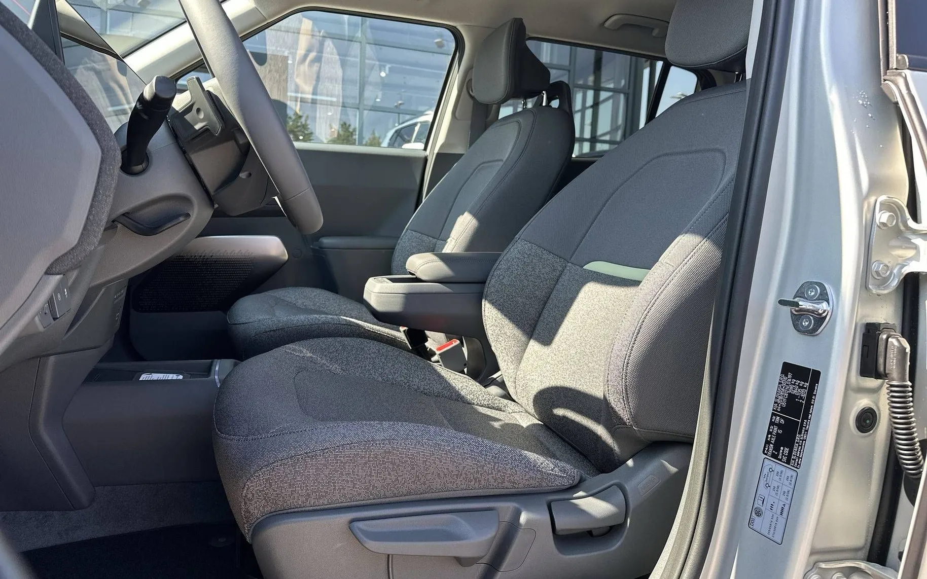 Notranja slika - KIA EV2 - 61 kWh Sky - 10
