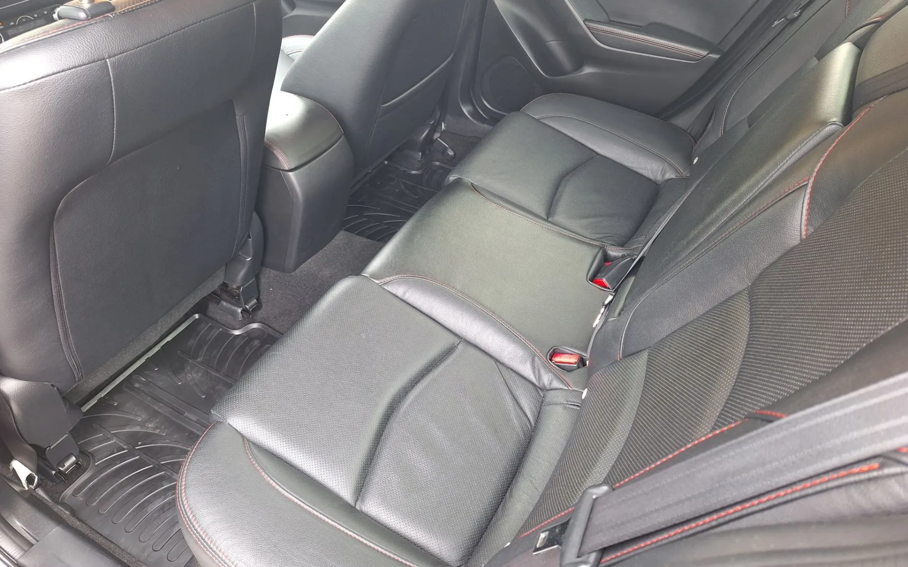 Notranja slika - Mazda Mazda3 - CD150 Revolution USNJE-PDC-LED-ALU-GRETJE SEDEŽE - 7