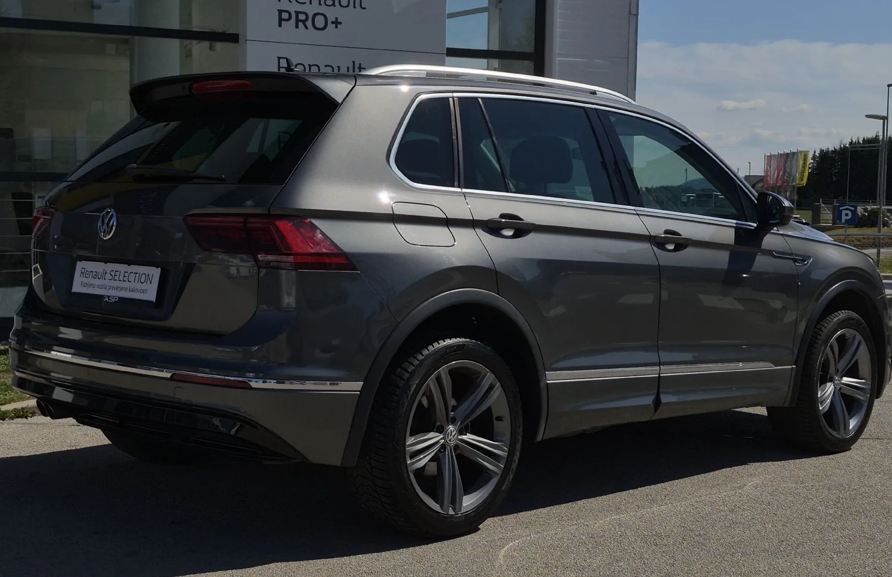 Zunanja slika - Volkswagen Tiguan - 2.0 TDI SCR 4MOTION BMT Comfortline - 5