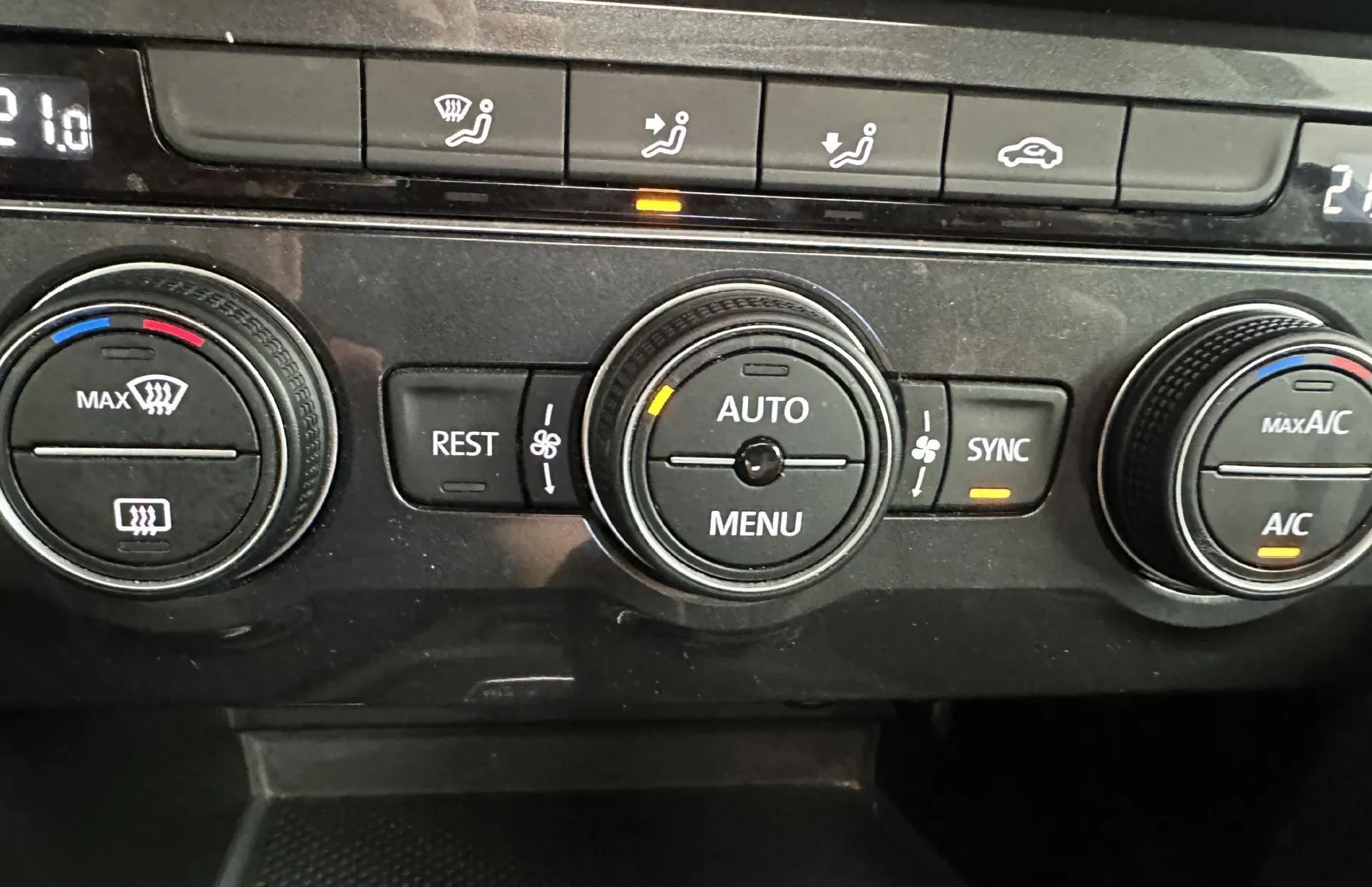 Zunanja slika - Volkswagen Tiguan Allspace - 2.0 TDI SCR DSG7 IQ.Drive.PANORAMA.NAVI.KAMERA.AC - 16
