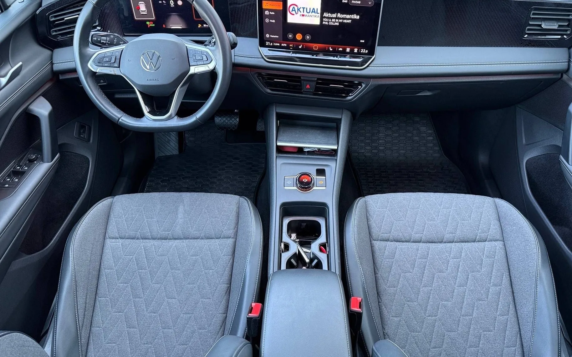 Notranja slika - Volkswagen Tiguan - 1.5 eTSI BMT 4All DSG - 10