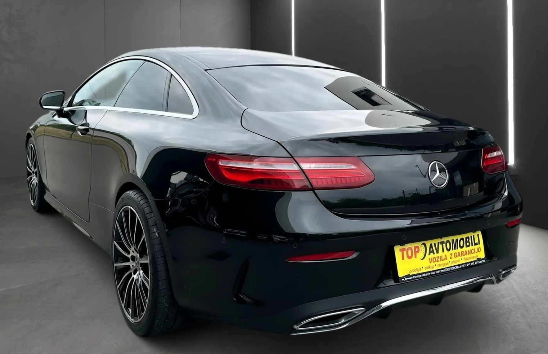 Zunanja slika - Mercedes-Benz E-Razred - E 220d AMG LINE FULL LED TEMP LANE ASSIST NAVI P.. - 6