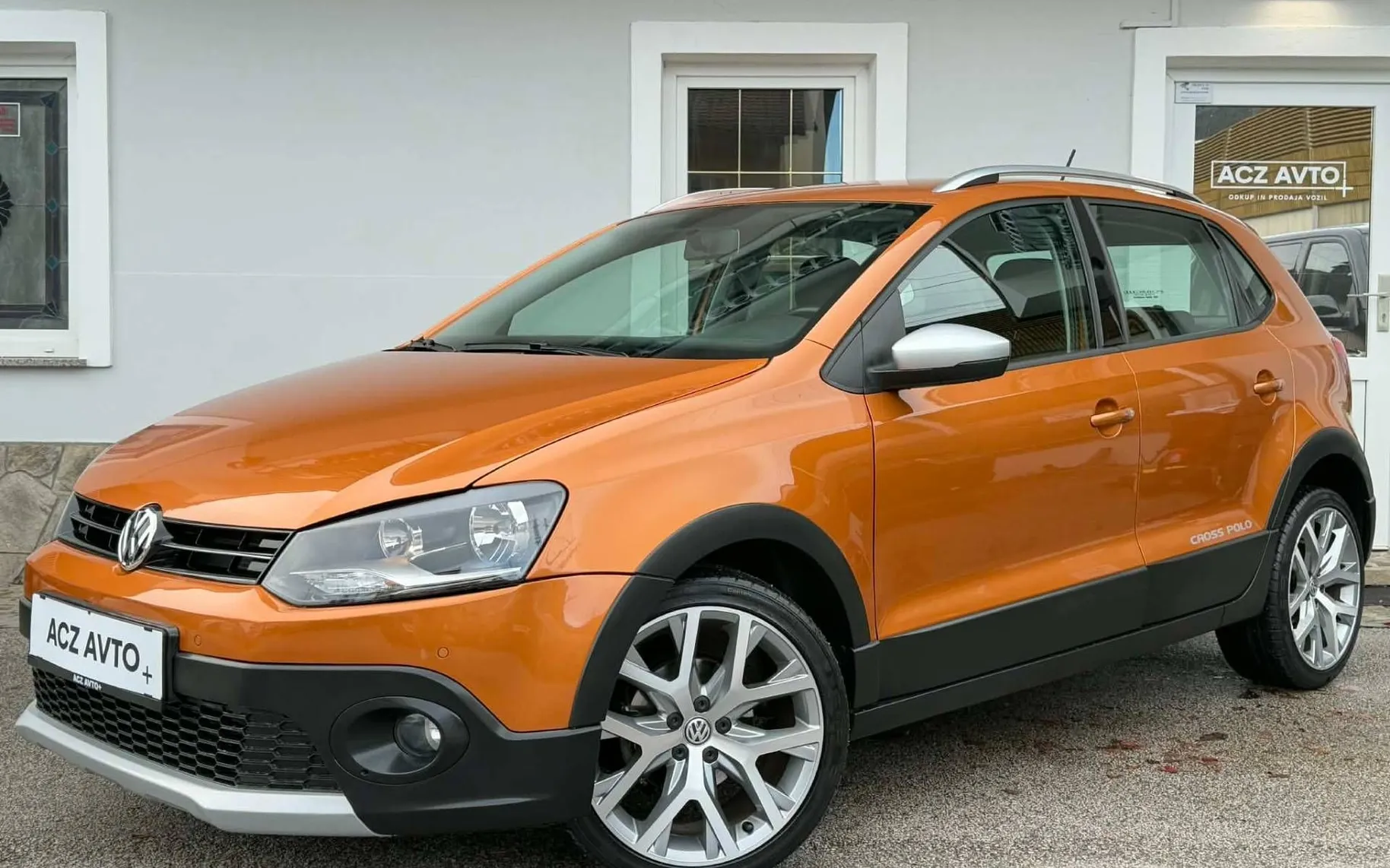 Zunanja slika - Volkswagen CrossPolo - 1.4 TDI•PDC SENZORJI•TEMPOMAT•138.000KM•ODLIČEN• - 3