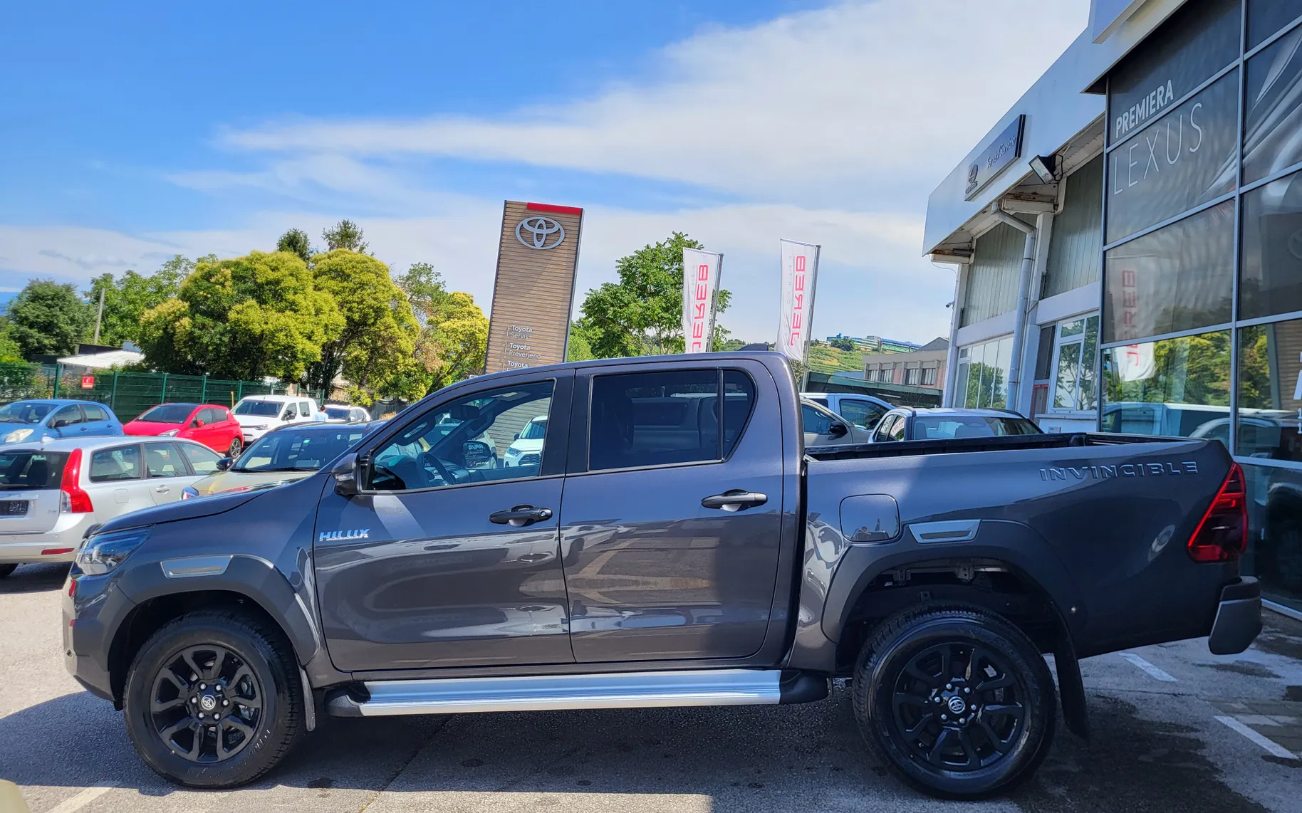Zunanja slika - Toyota Hilux - 2.8 D-4D Invincible Automatic - 6