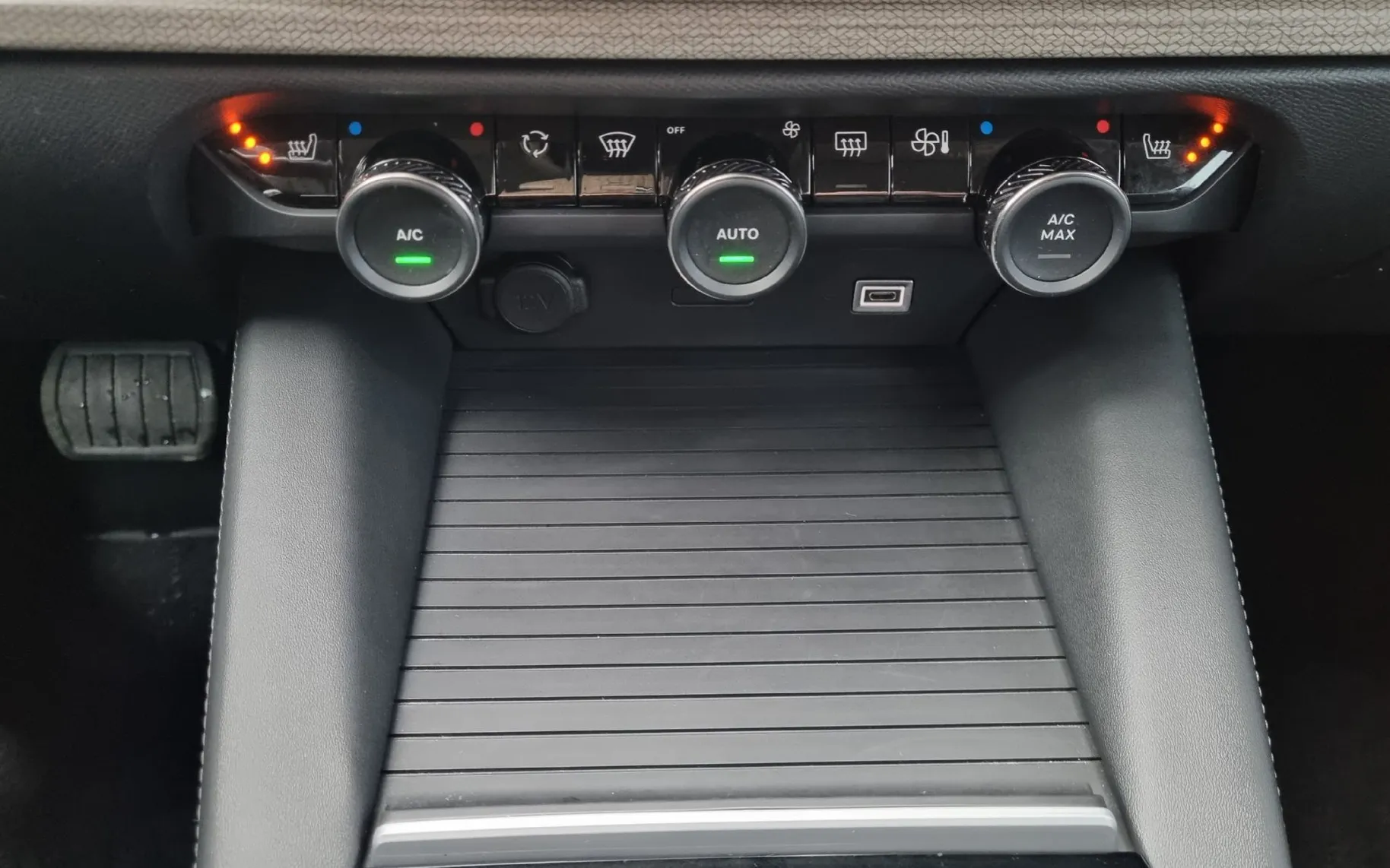 Zunanja slika - Citroën C5 X - Shine 1.6L AVTOMATIK-KAMERA-DAB-NAVI-ACC - 16