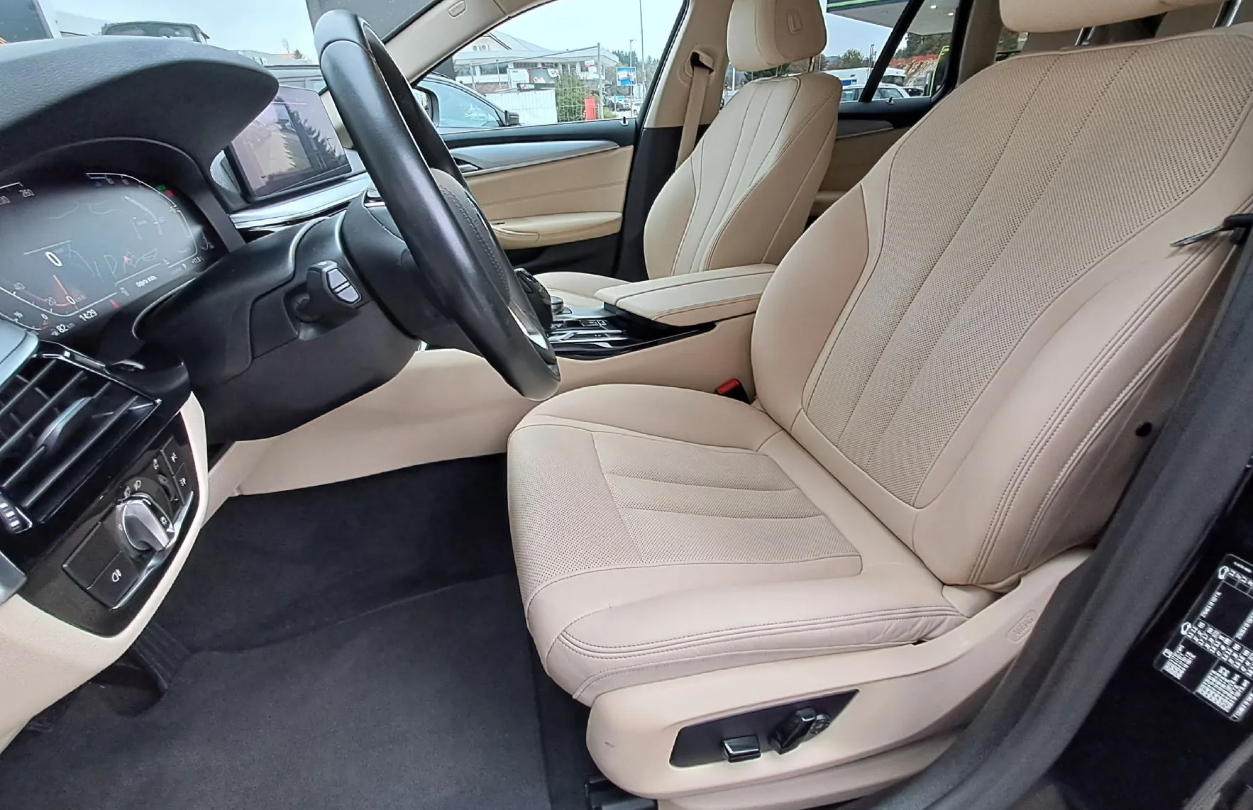 Zunanja slika - BMW Serija 5 - Touring: 520d  AT - 6