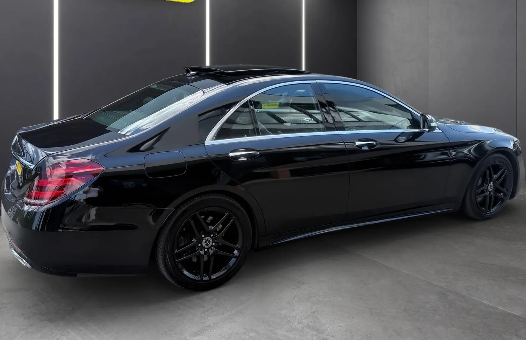 Zunanja slika - Mercedes-Benz S-Razred - 350d 4MATIC AMG LINE PANO MASAŽA ACC 360 ZRAČNO .. - 9
