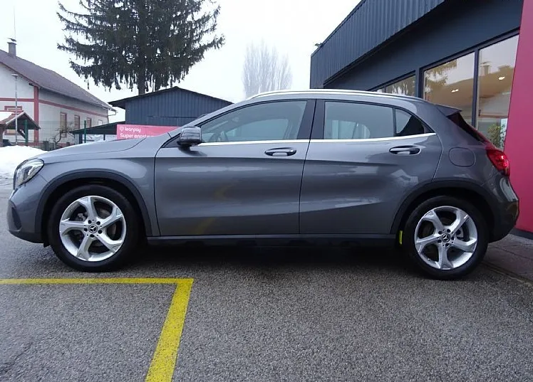 Zunanja slika - Mercedes-Benz GLA-Razred - GLA 180 AVT.-122KM - KOT NOV -NAVI-GRETJE SEDEŽEV - 4