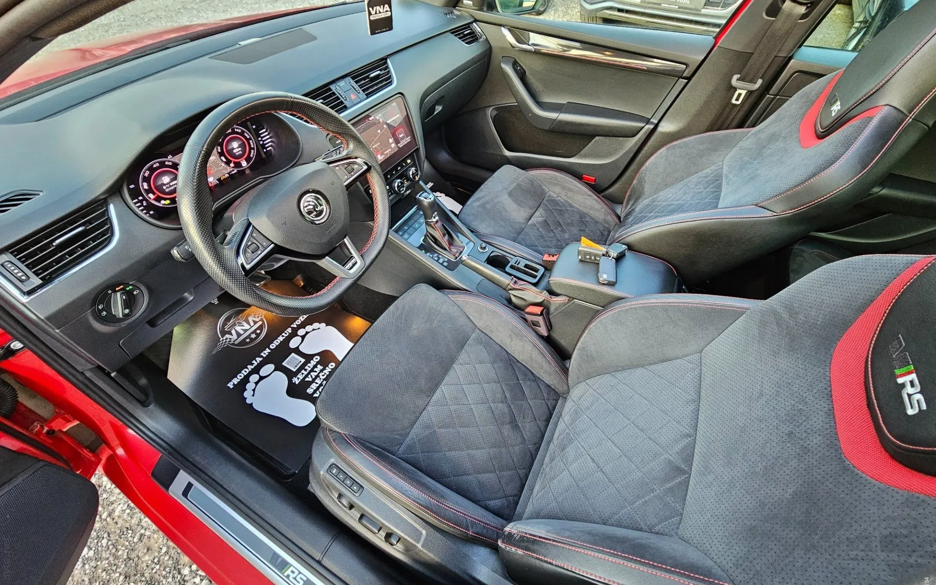 Notranja slika - Škoda Octavia - Combi 2.0 TSI RS 245 DSG |VIRTUAL|PANO|KAMERA|TO.. - 7