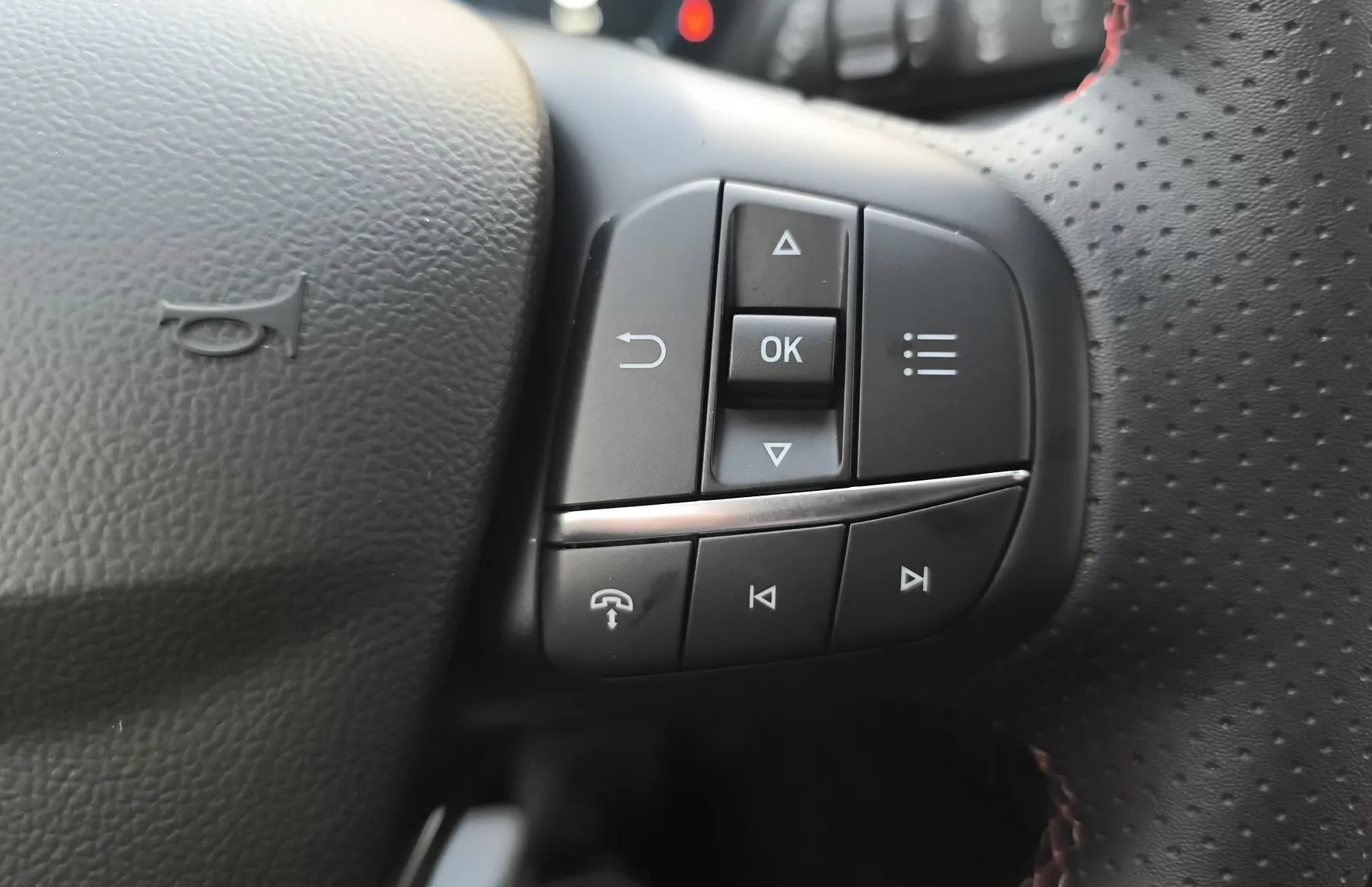 Zunanja slika - Ford Kuga - ST-LINE 2.5 DuratecHybrid 243KM PHEV - 20