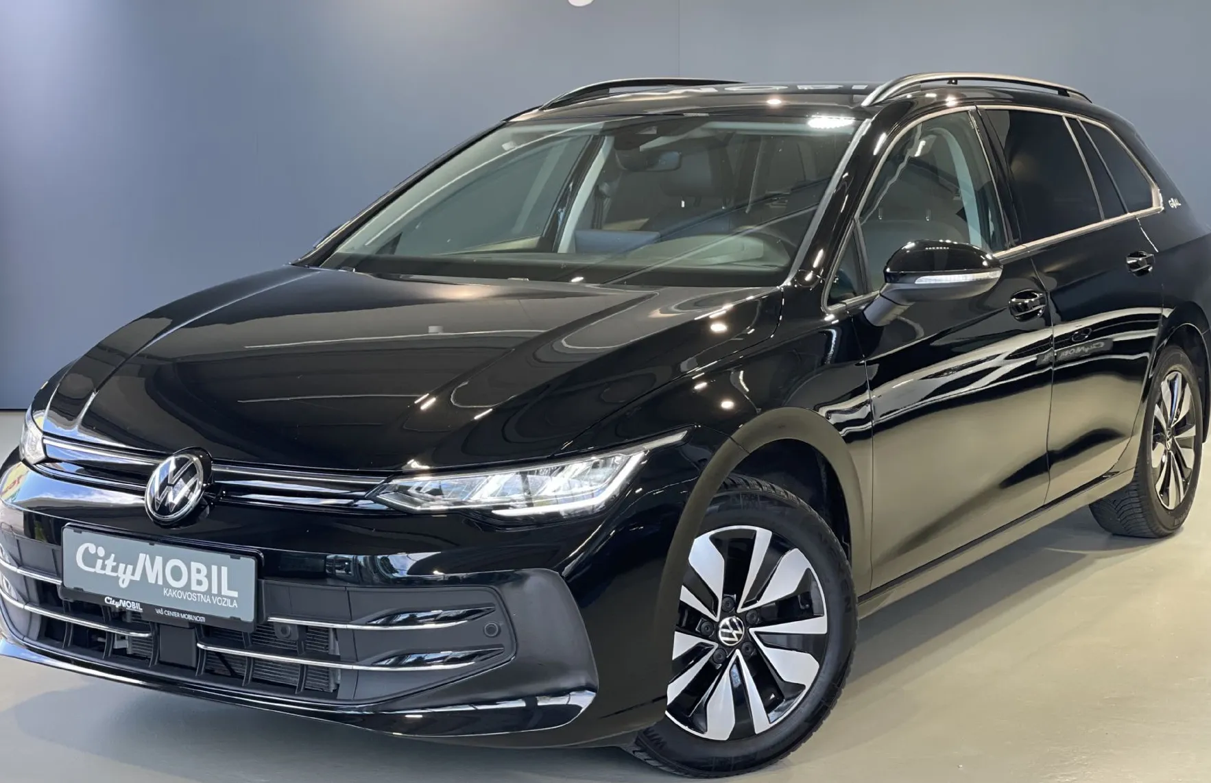 Zunanja slika - VW Golf - Variant 1.LASTNIK-VIRTUAL-NAVIGACIJA-RADAR-LED-LANE-ALU - 1