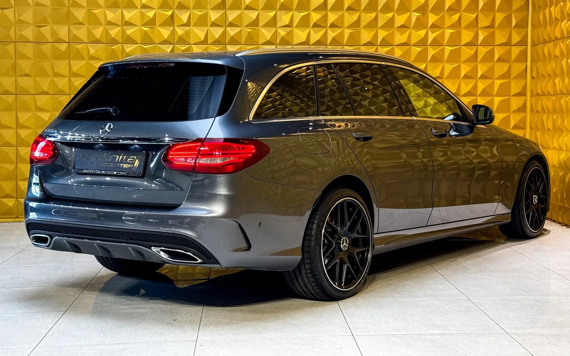 Notranja slika - Mercedes-Benz C-Razred - C220d AUT. AMG Line-NAVI-TEMP-F1 - 11