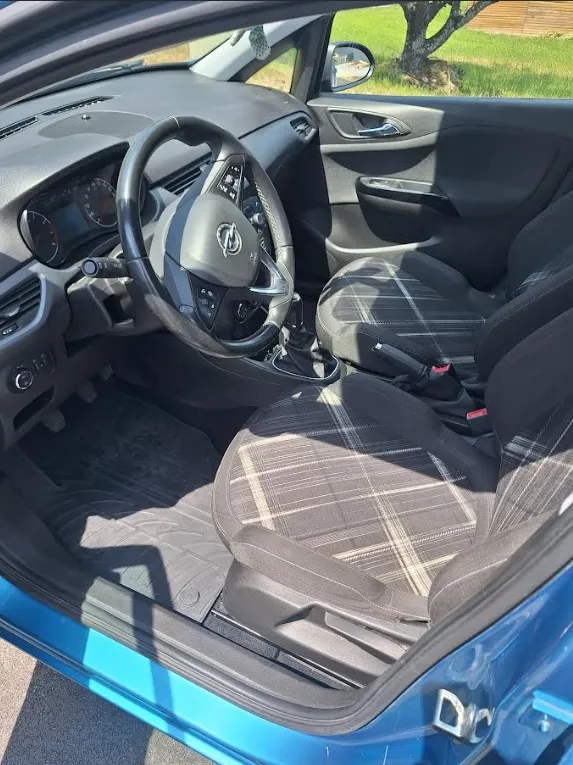 Notranja slika - Opel Corsa - 1,4 bencin - 4