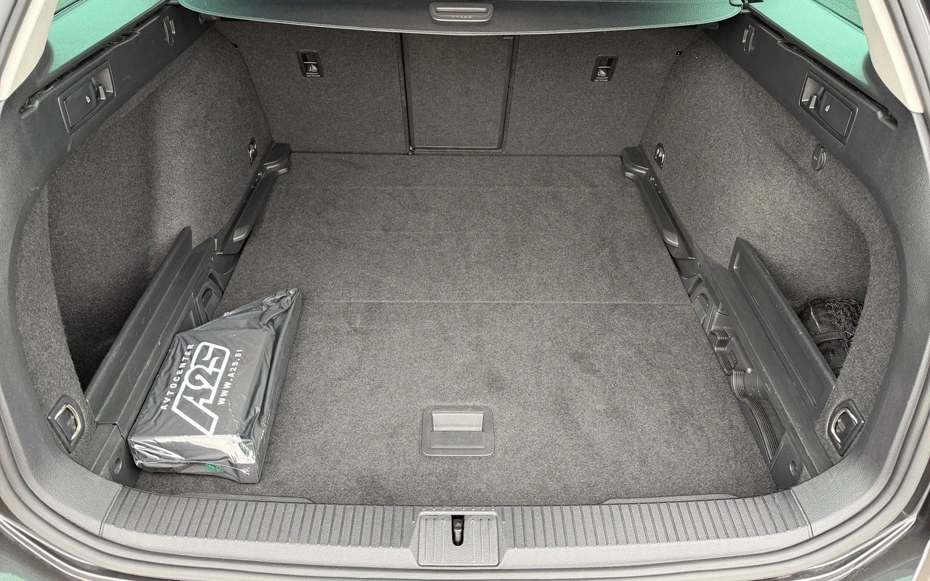 Notranja slika - Volkswagen Passat Alltrack - 4motion 2.0 TDI DSG-Panorama-Keyless-HeadUp-Kame - 12