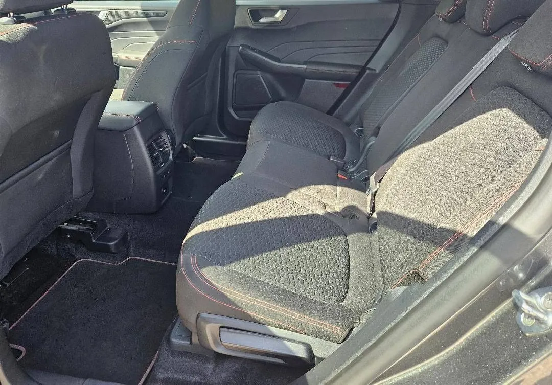 Notranja slika - Ford Kuga - 1.5 EcoBoost ST-Line 1.LASTNIK SLO SAMO 10000KM... - 12
