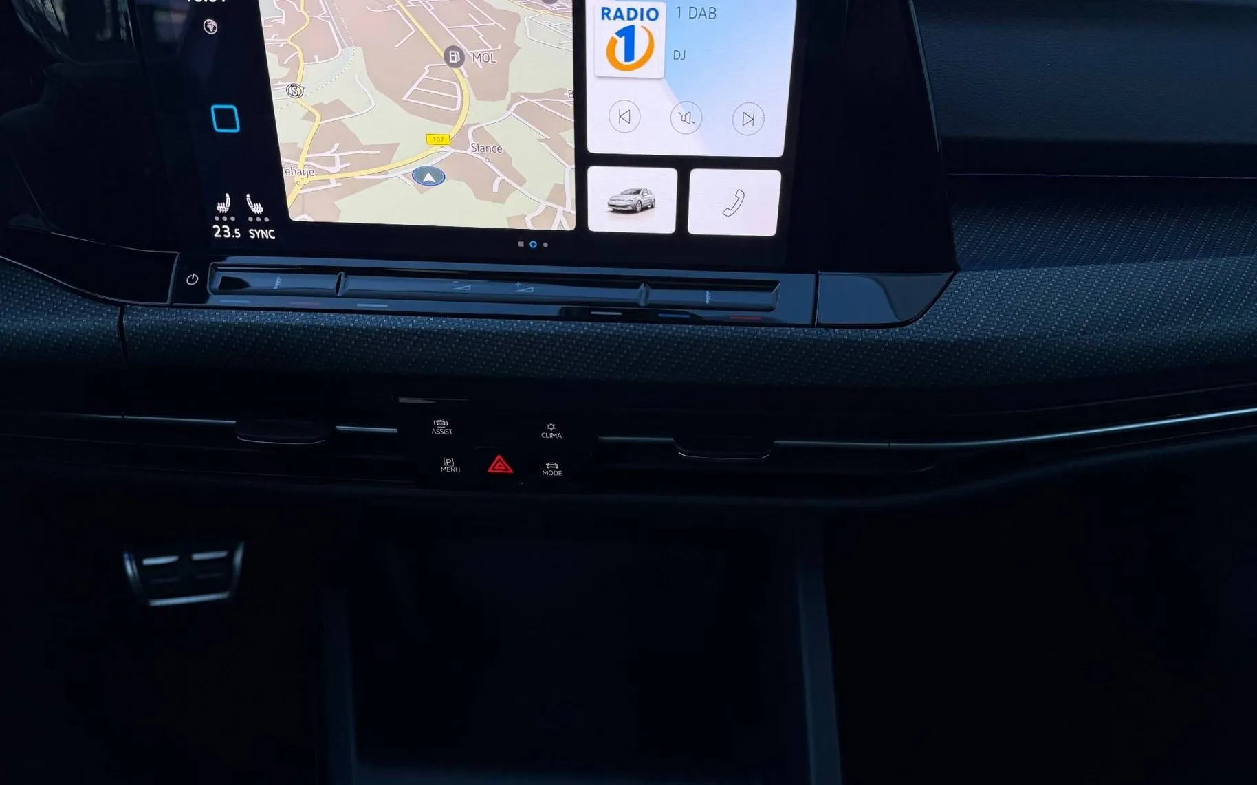 Notranja slika - Volkswagen Golf - 1.5 eTSI ACT R-Line DSG-Panorama-18 COL-IQ Light.. - 11