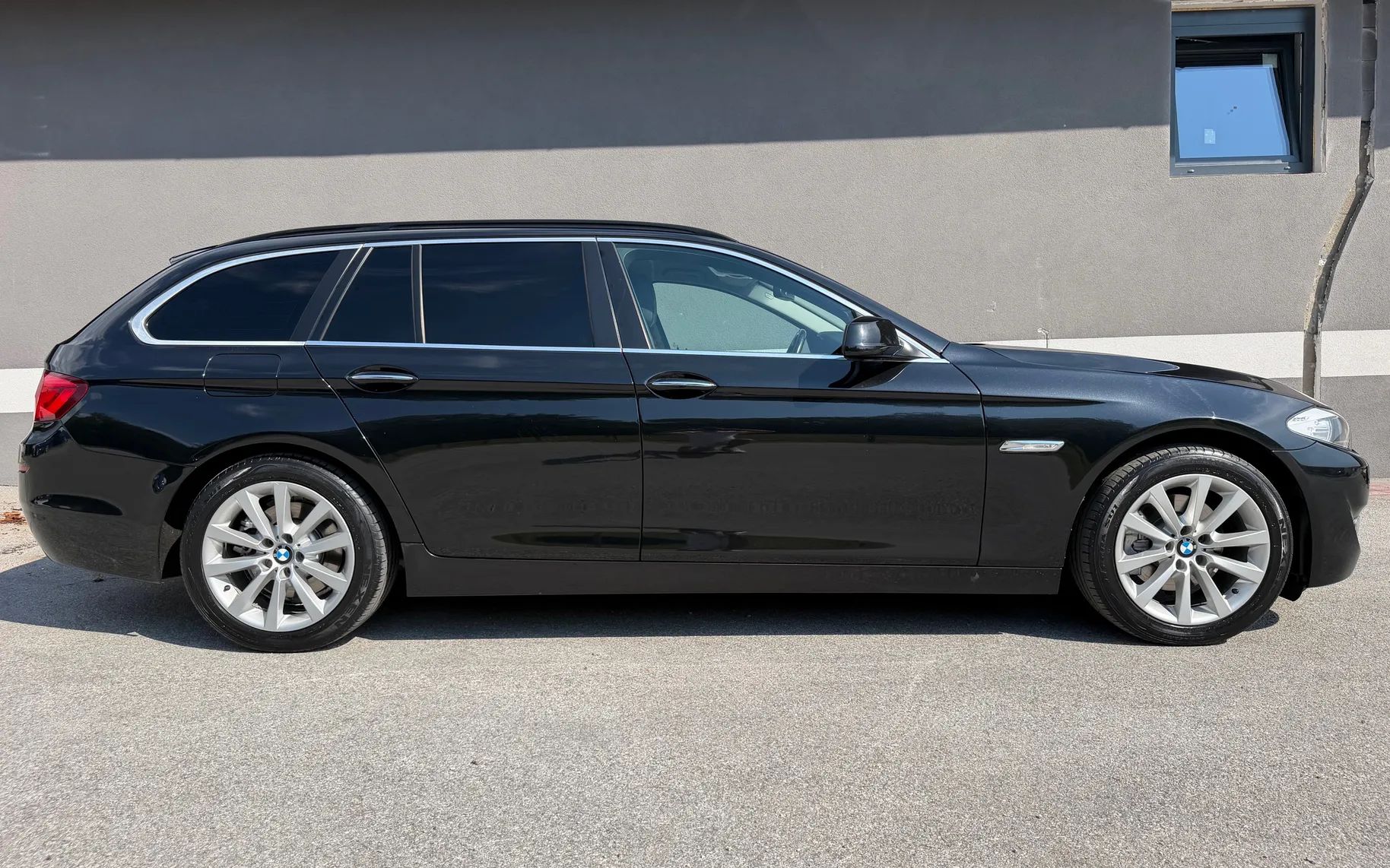 Zunanja slika - BMW Serija 5 - 520D AUT. 2.LASTNIK GRETJE SED. NAVI - 5