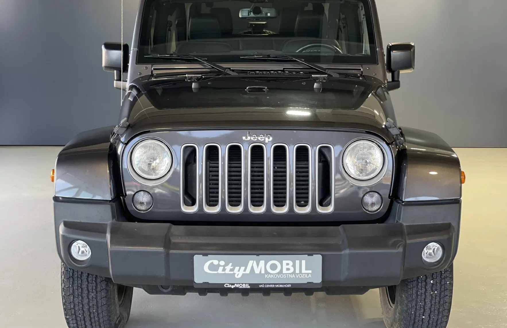 Zunanja slika - Jeep Wrangler - 2.8CRD-AUT-SAHARA-GRETJE SEDEŽEV-USNJE - 2