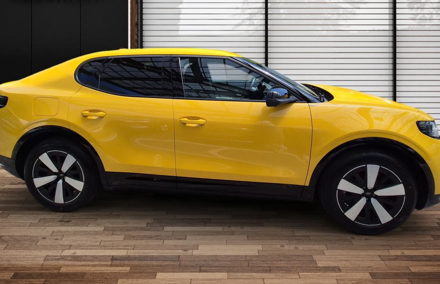 Zunanja slika - Ford Capri - 79 kWh 250 kW  340 KM  samodejni AWD - 3